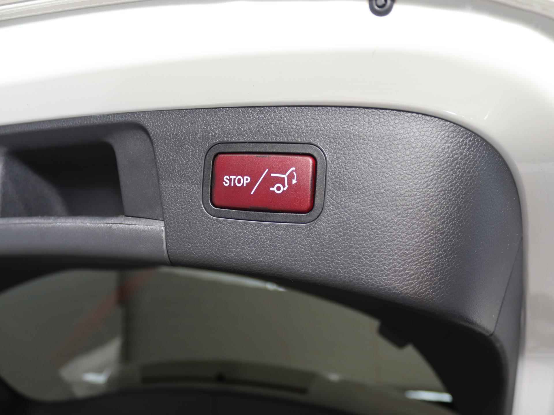 Mercedes-Benz GLA-klasse 180 AMG Night Edition Automaat | Panoramadak | Dodehoekassistent | achteruitrijcamera | Bi-xenon | Stoelverwarming | elektr. achterklep | 19'' velgen | - 14/29