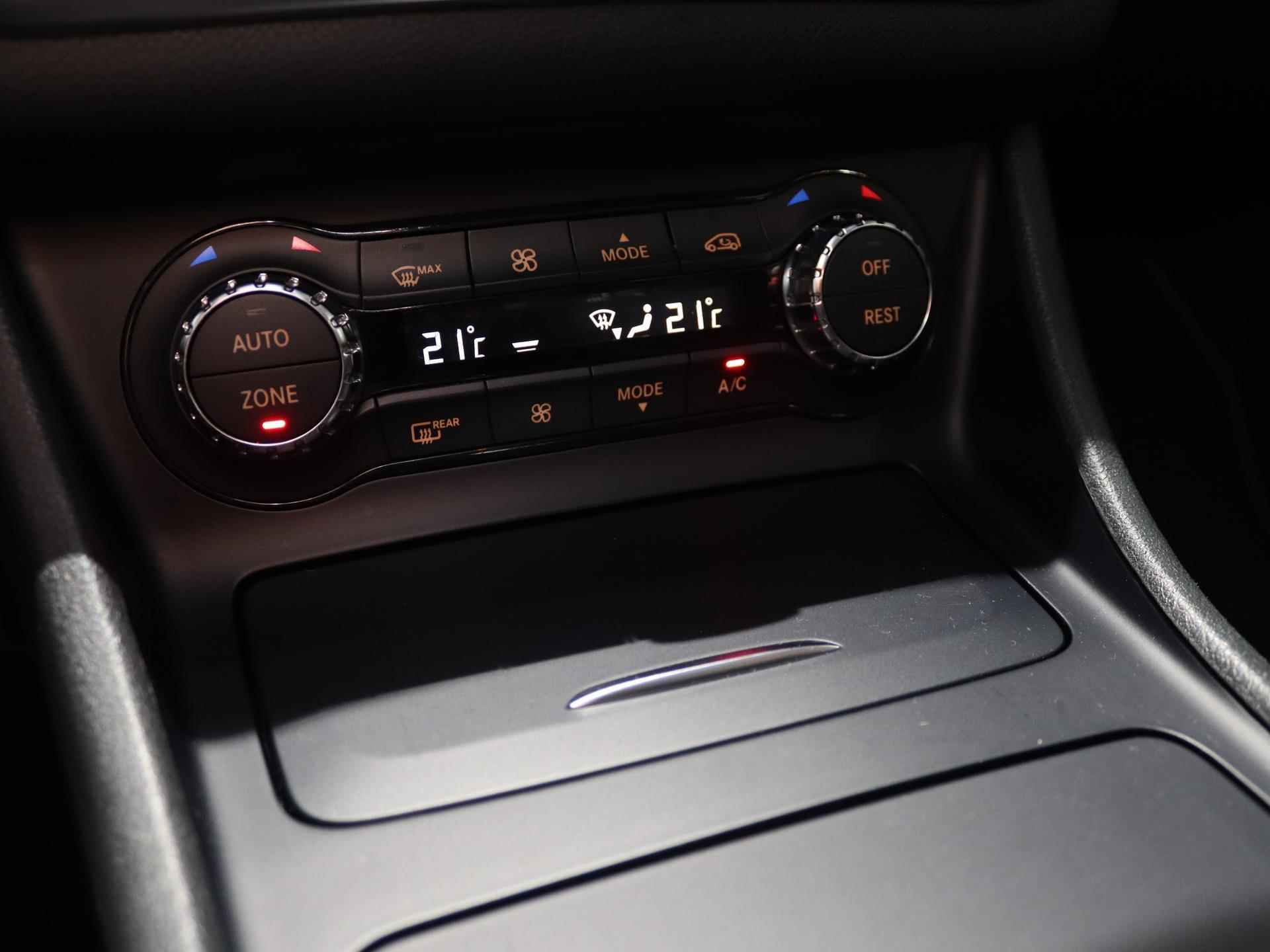 Mercedes-Benz GLA-klasse 180 AMG Night Edition Automaat | Panoramadak | Dodehoekassistent | achteruitrijcamera | Bi-xenon | Stoelverwarming | elektr. achterklep | 19'' velgen | - 18/29
