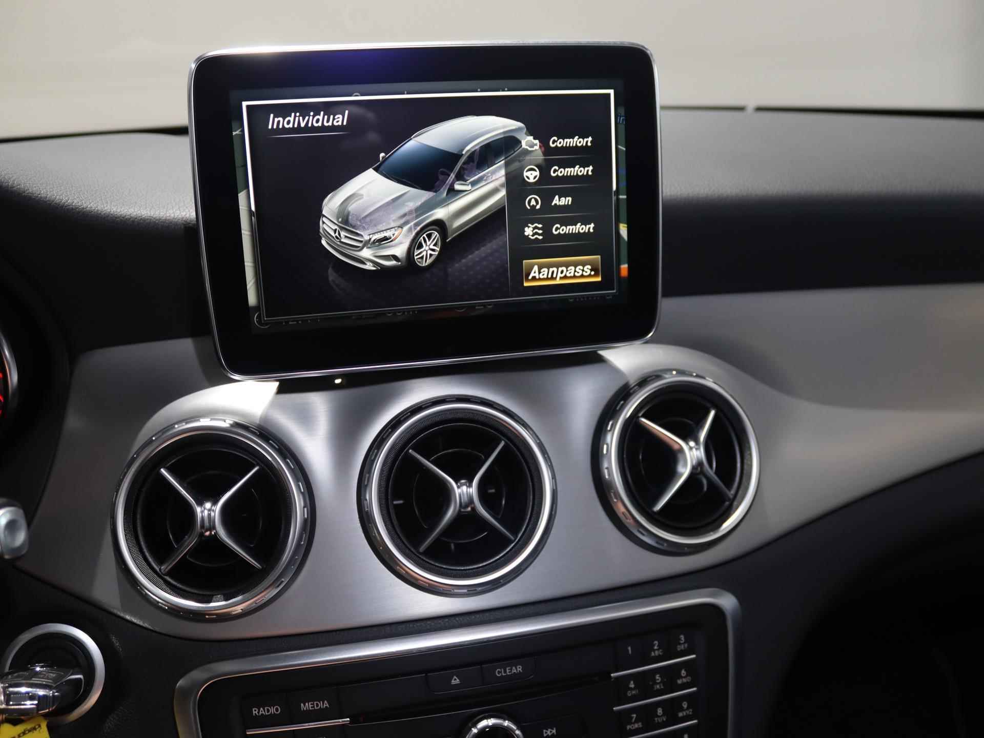 Mercedes-Benz GLA-klasse 180 AMG Night Edition Automaat | Panoramadak | Dodehoekassistent | achteruitrijcamera | Bi-xenon | Stoelverwarming | elektr. achterklep | 19'' velgen | - 21/29