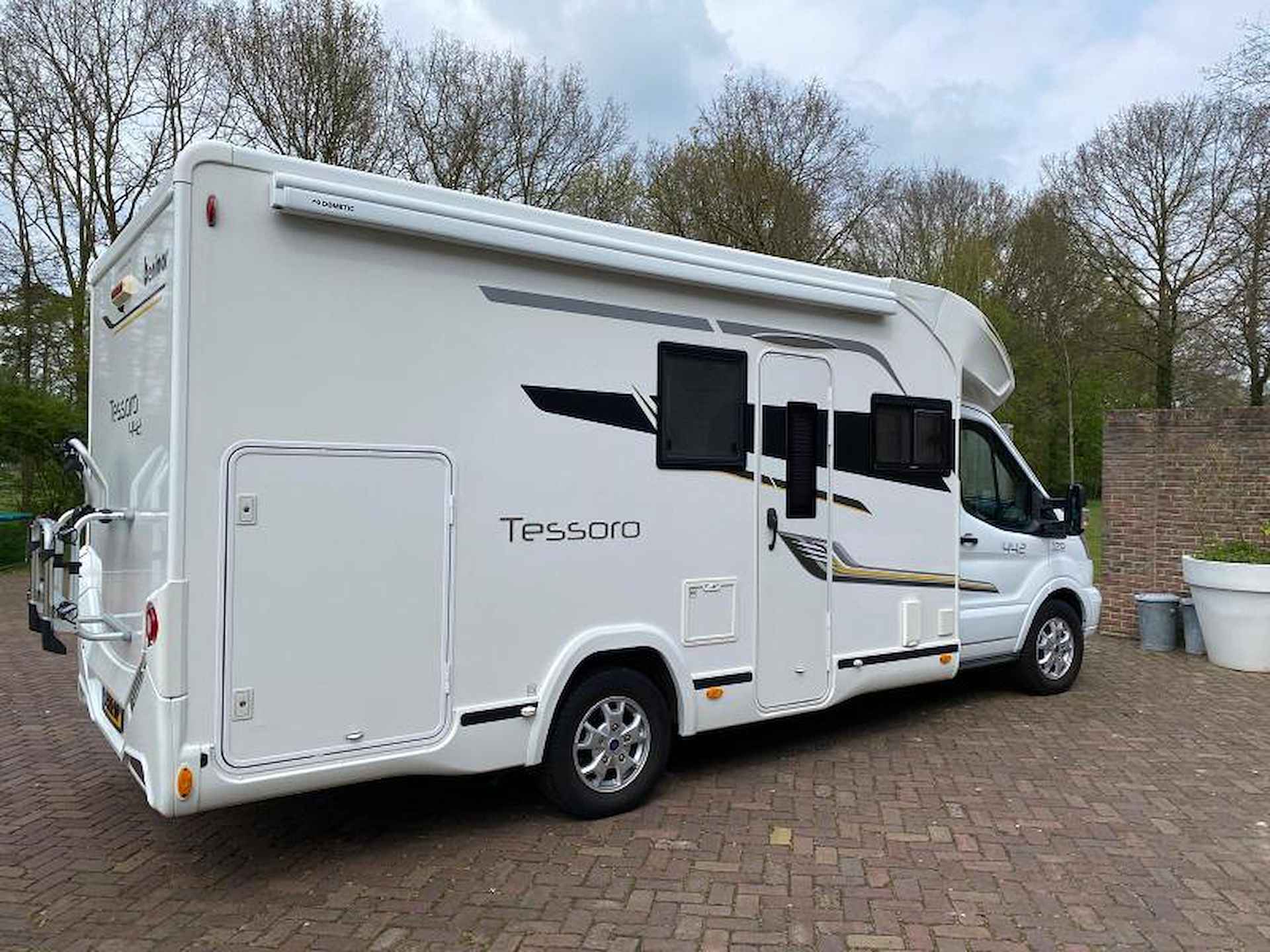 Benimar Tessoro 442 - 5 ZITPLAATSEN - 16/24