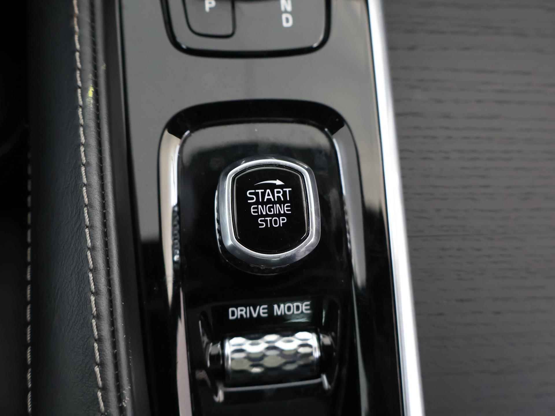 Volvo XC90 2.0 T8 Twin Engine AWD Inscription Intro Edition | Trekhaak | Luchtvering | Panoramadak | Digitaal dashboard | Keyless Go | Navigatie | Parkeercamera | Sound by Bowers&Wilkins | - 27/53
