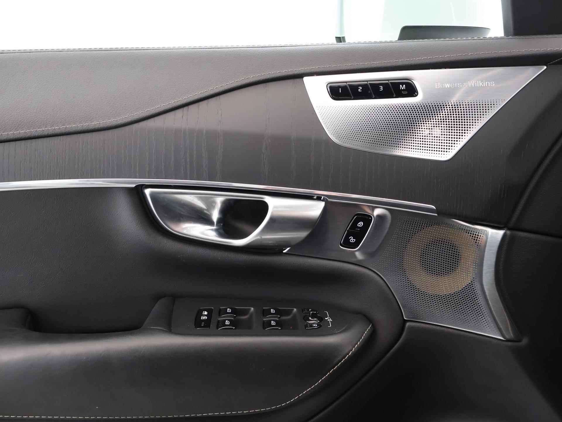 Volvo XC90 2.0 T8 Twin Engine AWD Inscription Intro Edition | Trekhaak | Luchtvering | Panoramadak | Digitaal dashboard | Keyless Go | Navigatie | Parkeercamera | Sound by Bowers&Wilkins | - 37/53