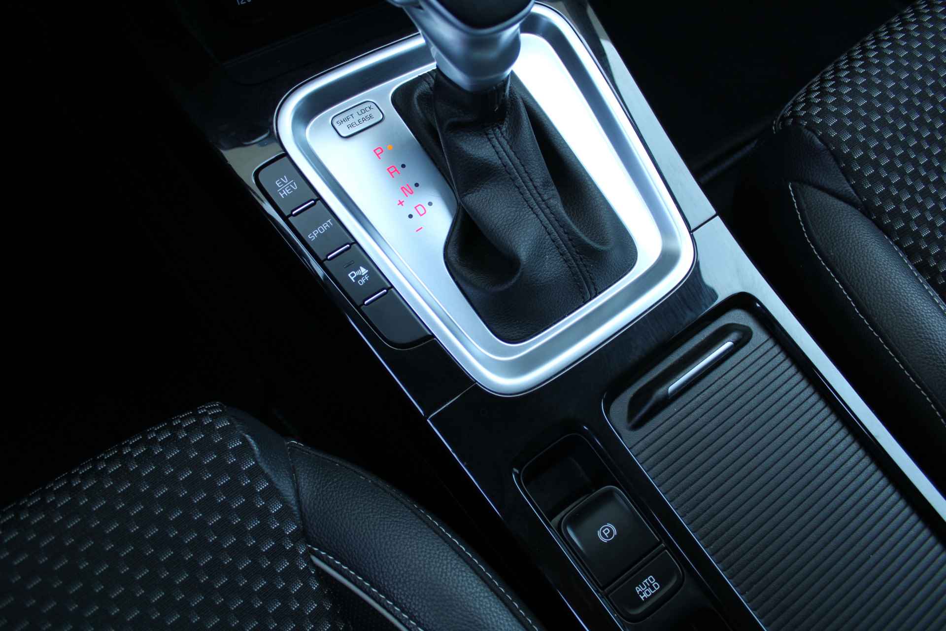 Kia Ceed Sportswagon 1.6 GDI PHEV DynamicPlusLine | Plug-in Hybride | Navi | Keyless Entry | Camera | Adap. Cruise | - 24/34