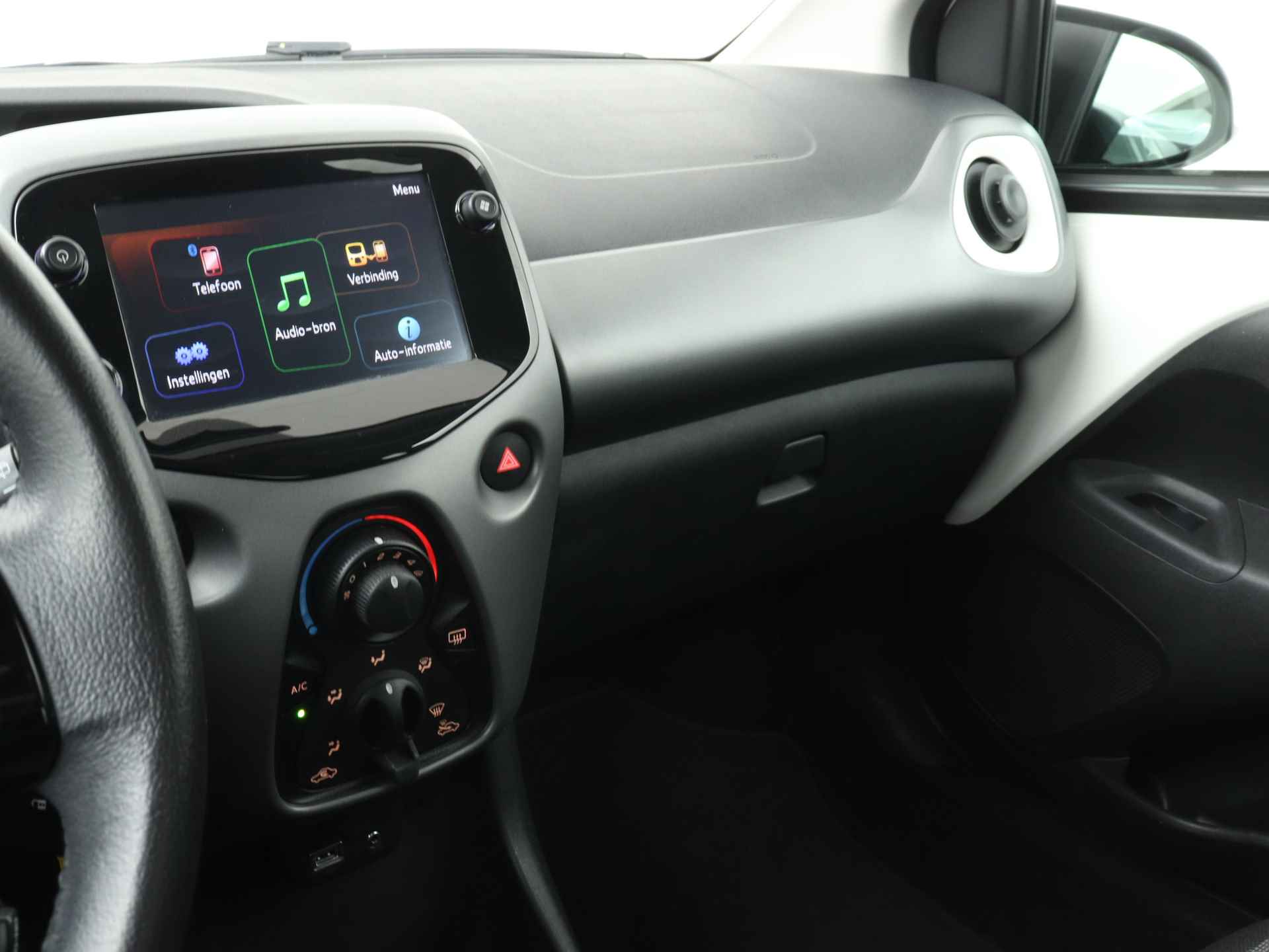 Toyota Aygo 1.0 VVT-i x-play | Airco | Bluetooth | Camera | - 8/41