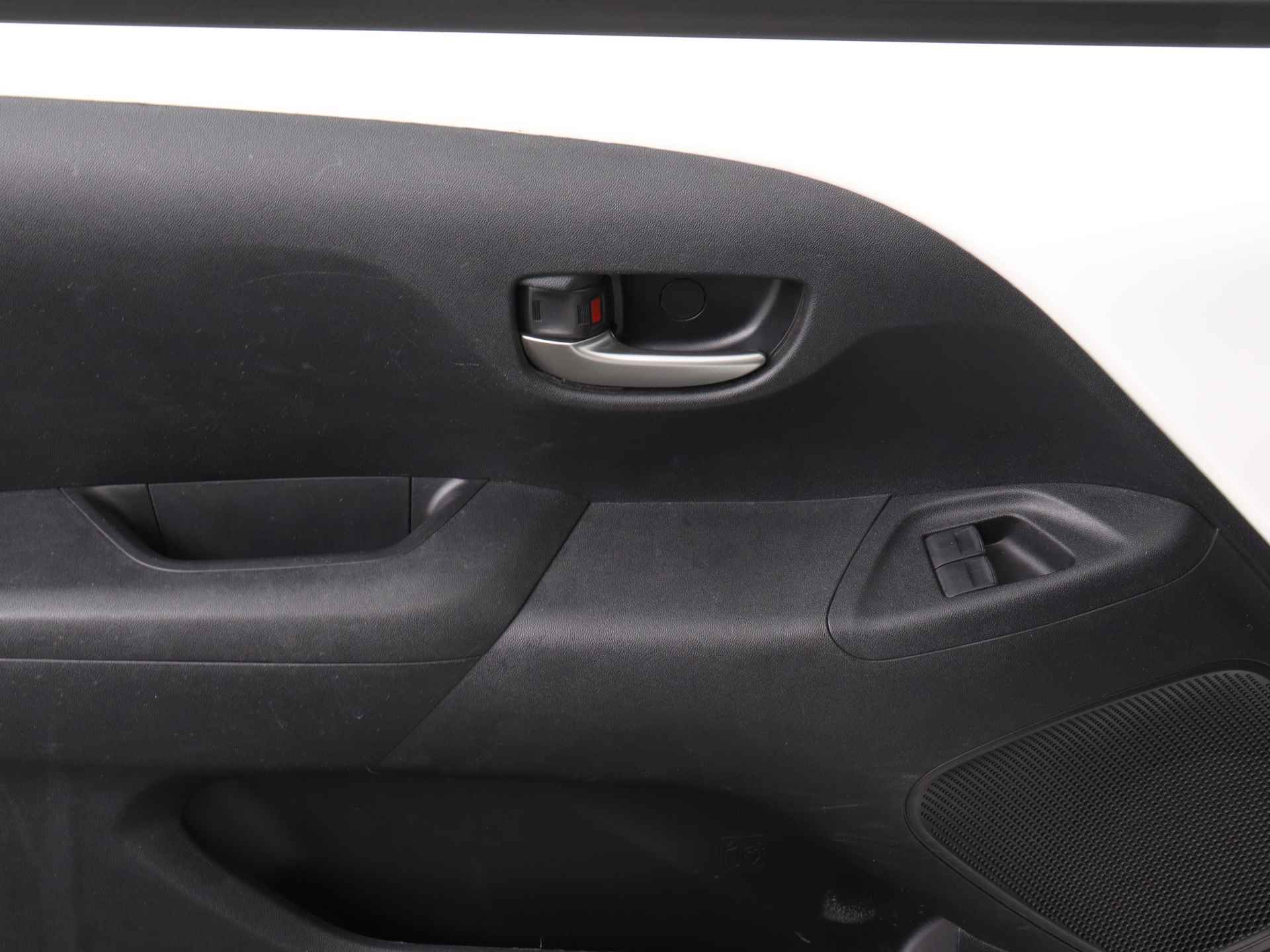 Toyota Aygo 1.0 VVT-i x-play | Airco | Bluetooth | Camera | - 33/41