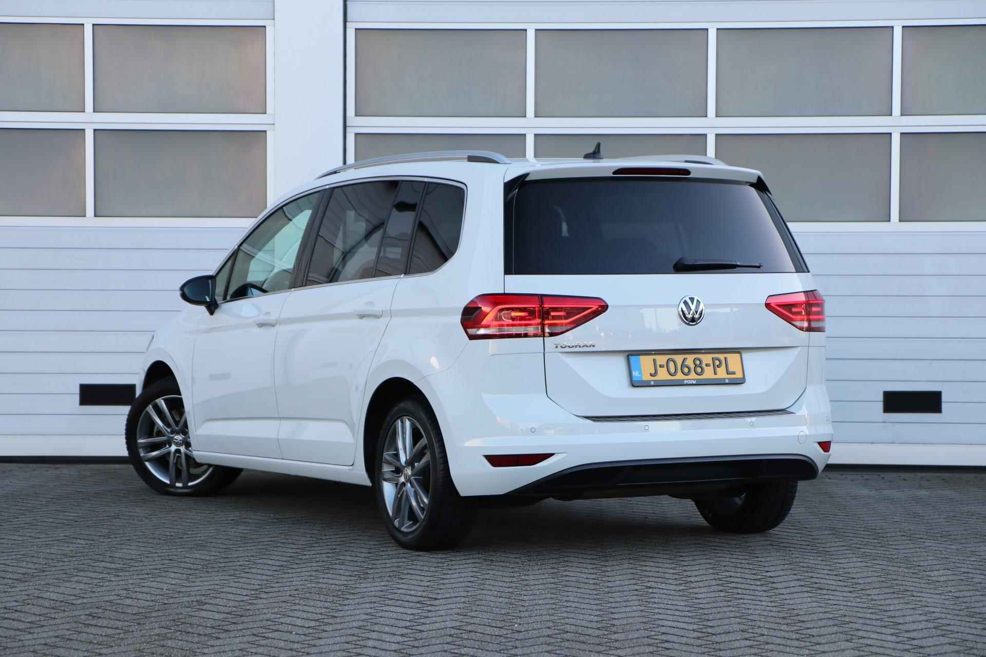 Volkswagen Touran 1.5 TSI 150 pk DSG Highline Business 7p | Climate Control | Navigatie | Stoelverwarming | LED - 11/47