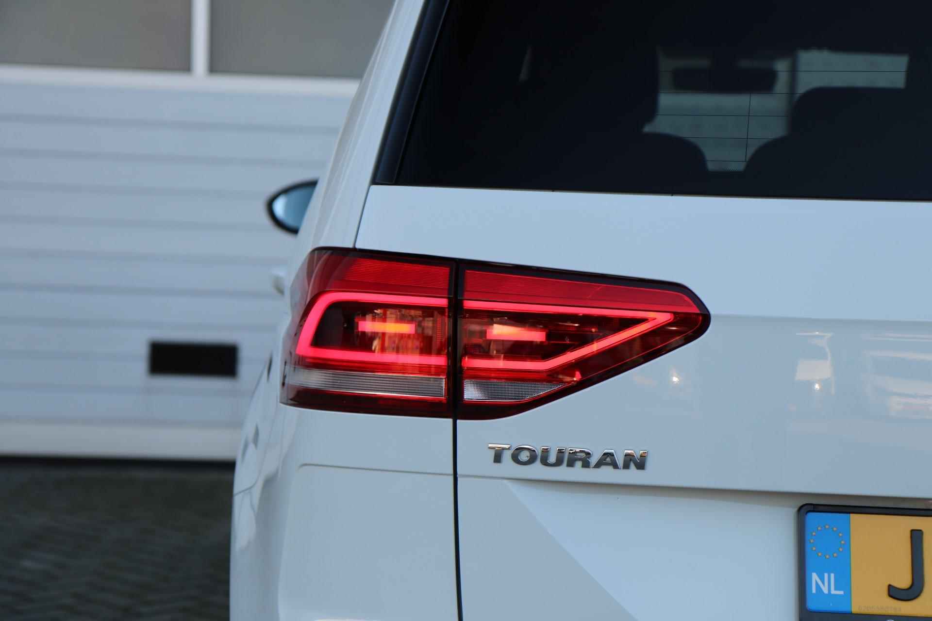 Volkswagen Touran 1.5 TSI 150 pk DSG Highline Business 7p | Climate Control | Navigatie | Stoelverwarming | LED - 27/47