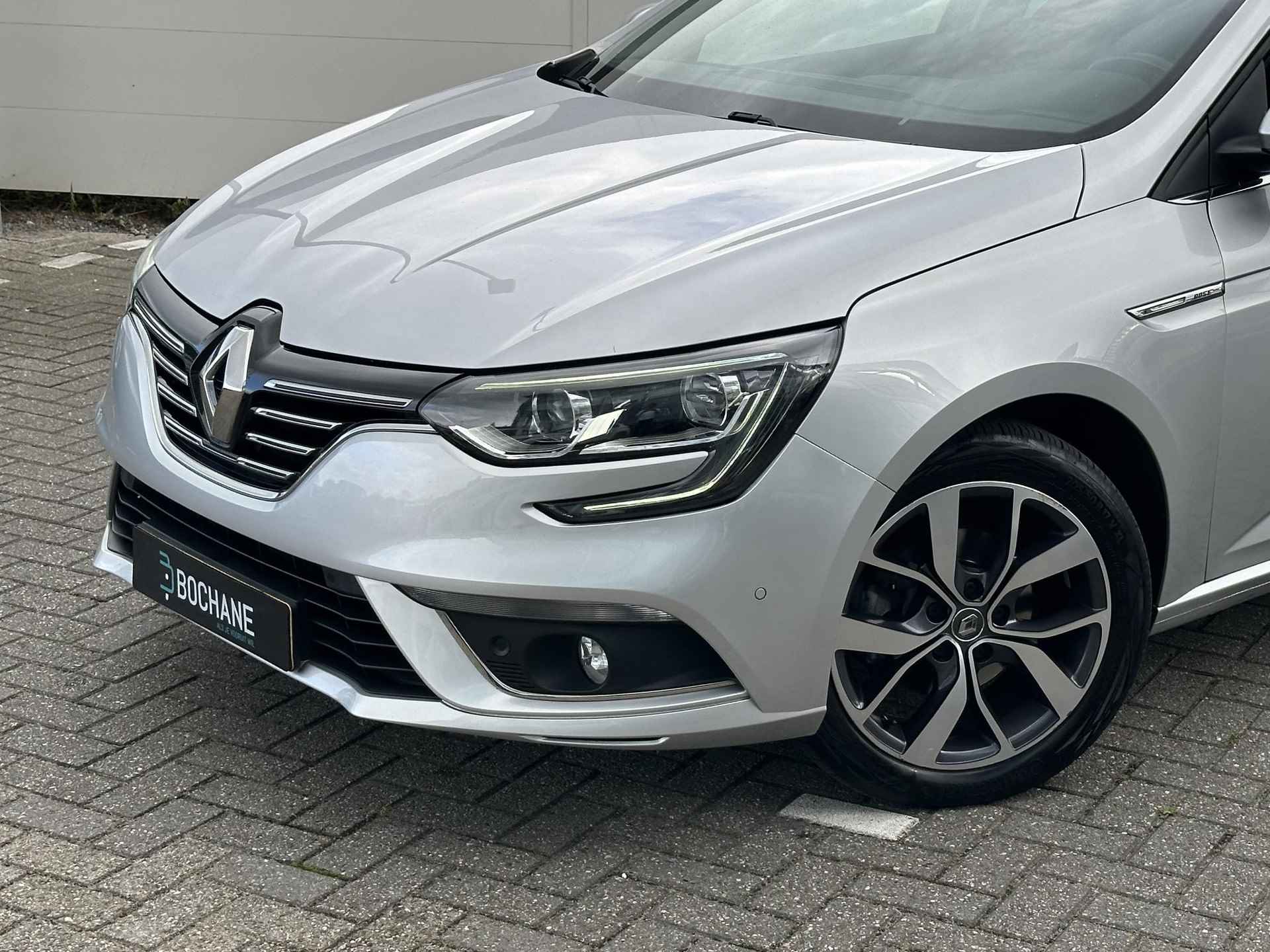 Renault Mégane Estate 1.2 TCe 130 Bose | A. Camera | Navi | Groot Scherm | Aut. inparkeren | Dealer Onderhouden | 2e eig. | NL Auto! - 4/41