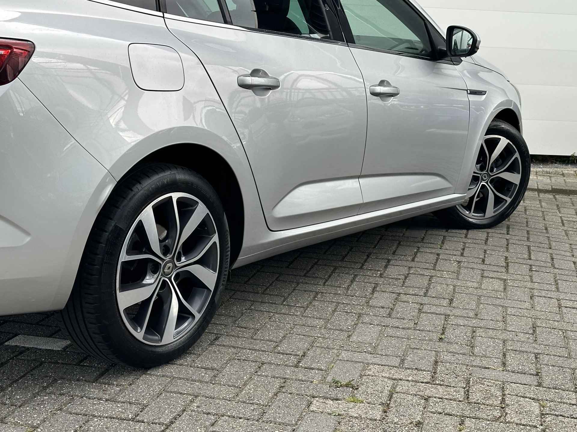 Renault Mégane Estate 1.2 TCe 130 Bose | A. Camera | Navi | Groot Scherm | Aut. inparkeren | Dealer Onderhouden | 2e eig. | NL Auto! - 15/41