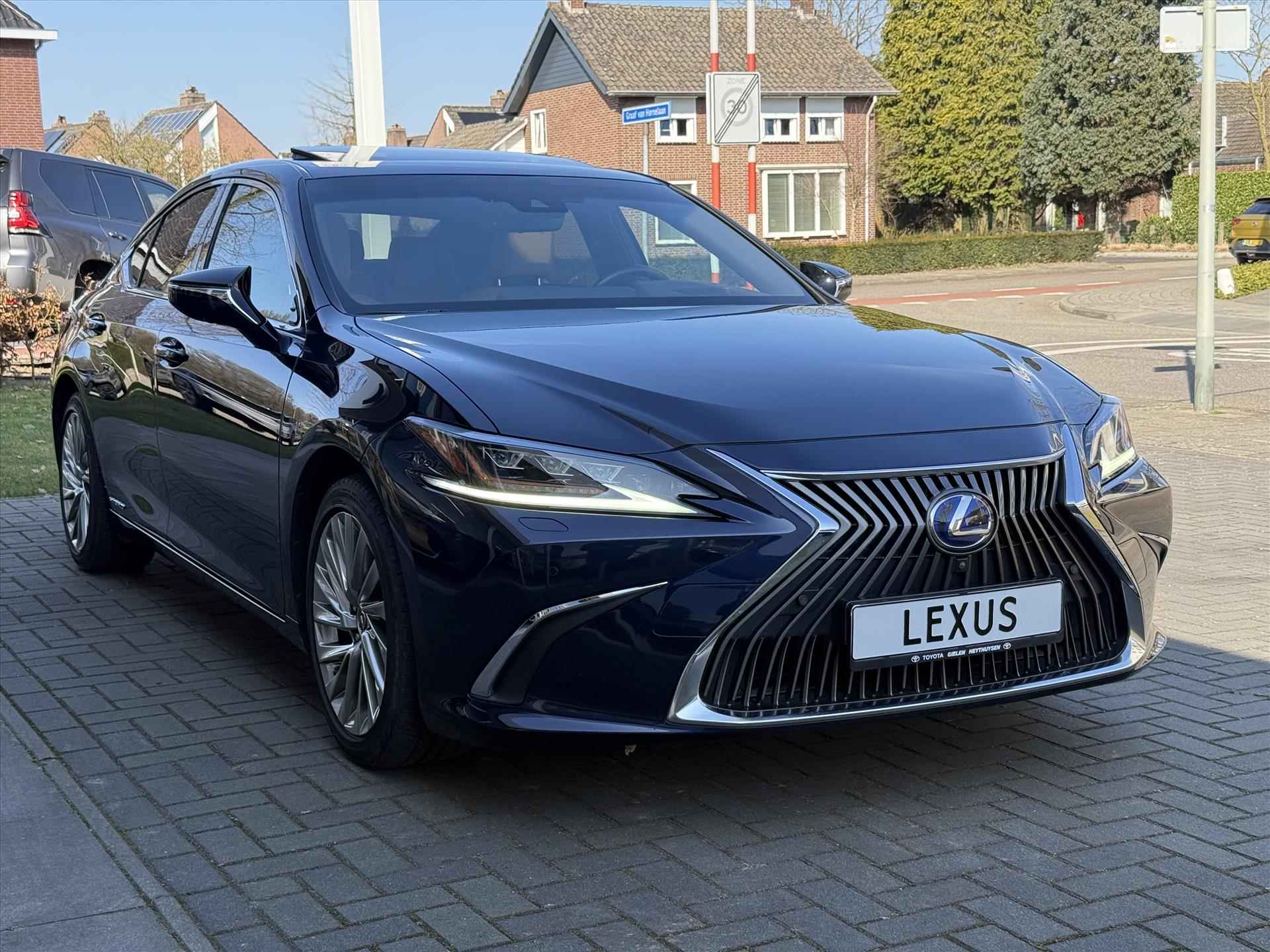 Lexus Es 300h President Line | Eerste eigenaar, Schuifdak, Mark Levinson, 2X Geheugenfunctie, Stoelventilatie, 360 Camera, Stuurverwarming, LED - 9/47