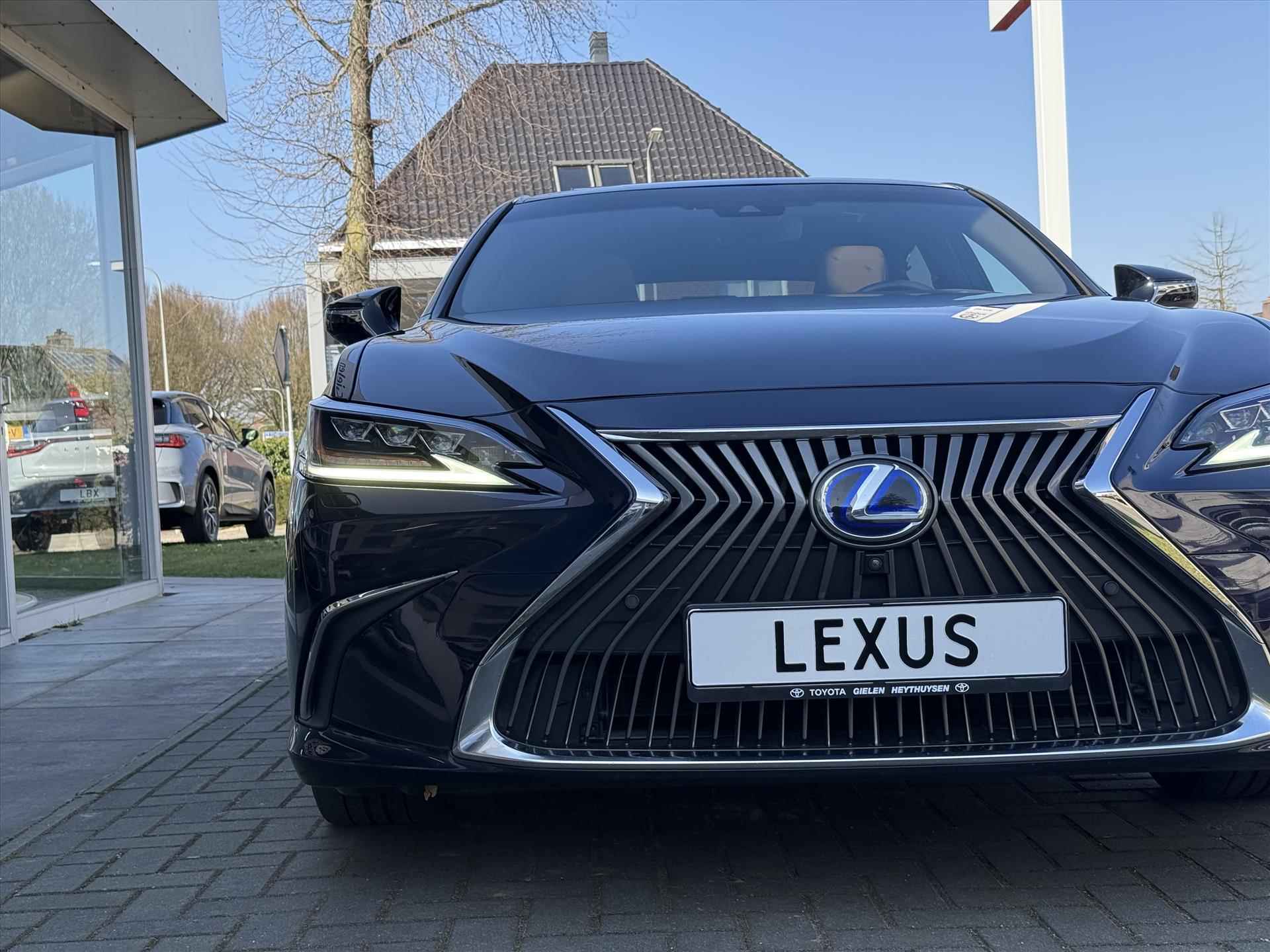 Lexus Es 300h President Line | Eerste eigenaar, Schuifdak, Mark Levinson, 2X Geheugenfunctie, Stoelventilatie, 360 Camera, Stuurverwarming, LED - 12/47