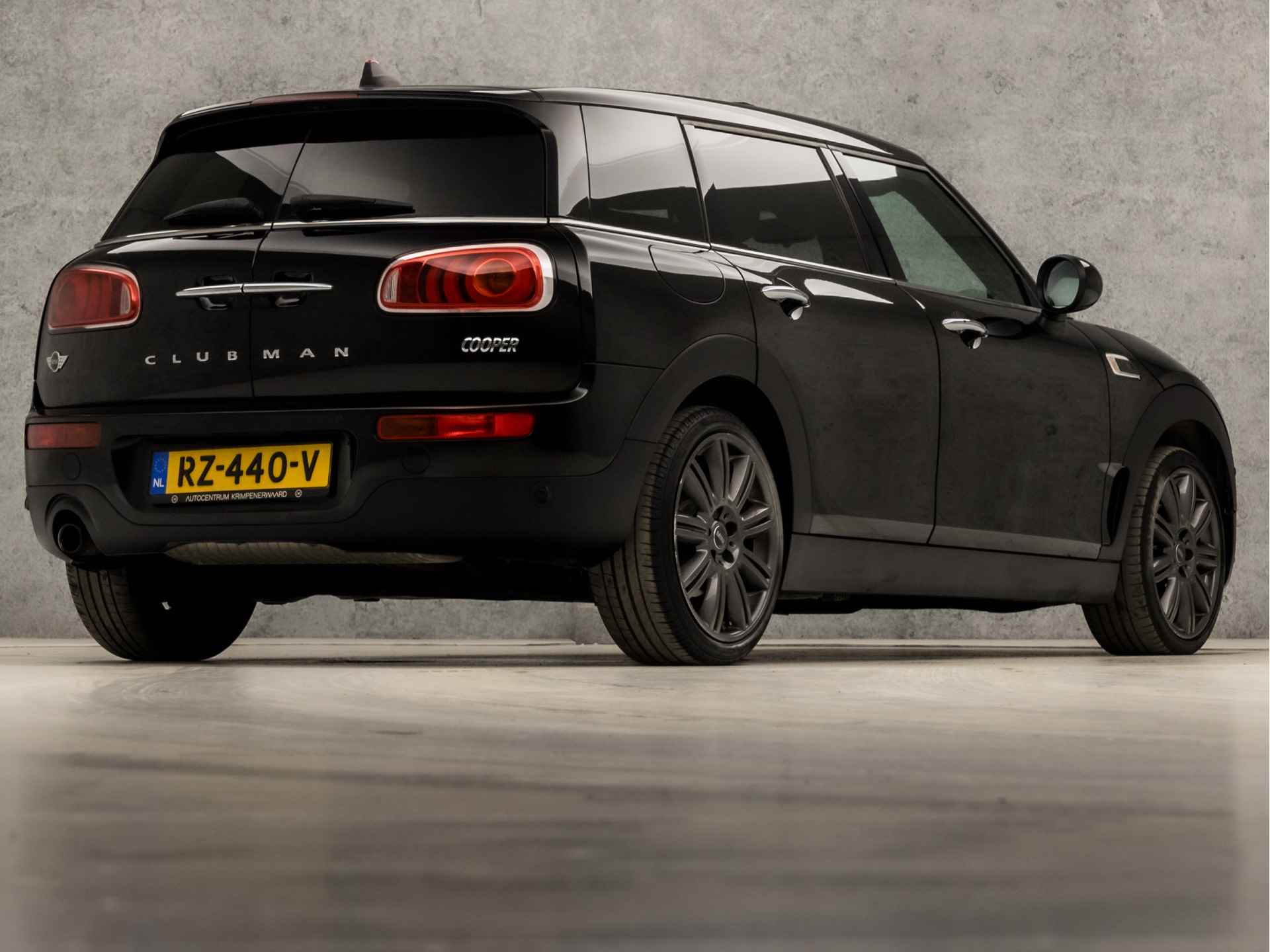 MINI Clubman 1.5 Cooper Chili (PANORAMADAK, GROOT NAVI, HARMAN/KARDON, SFEERVERLICHTING, STOELVERWARMING, LEDEREN SPORTSTOELEN, GETINT GLAS, LED KOPLAMPEN, KEYLESS, NIEUWSTAAT) - 5/38