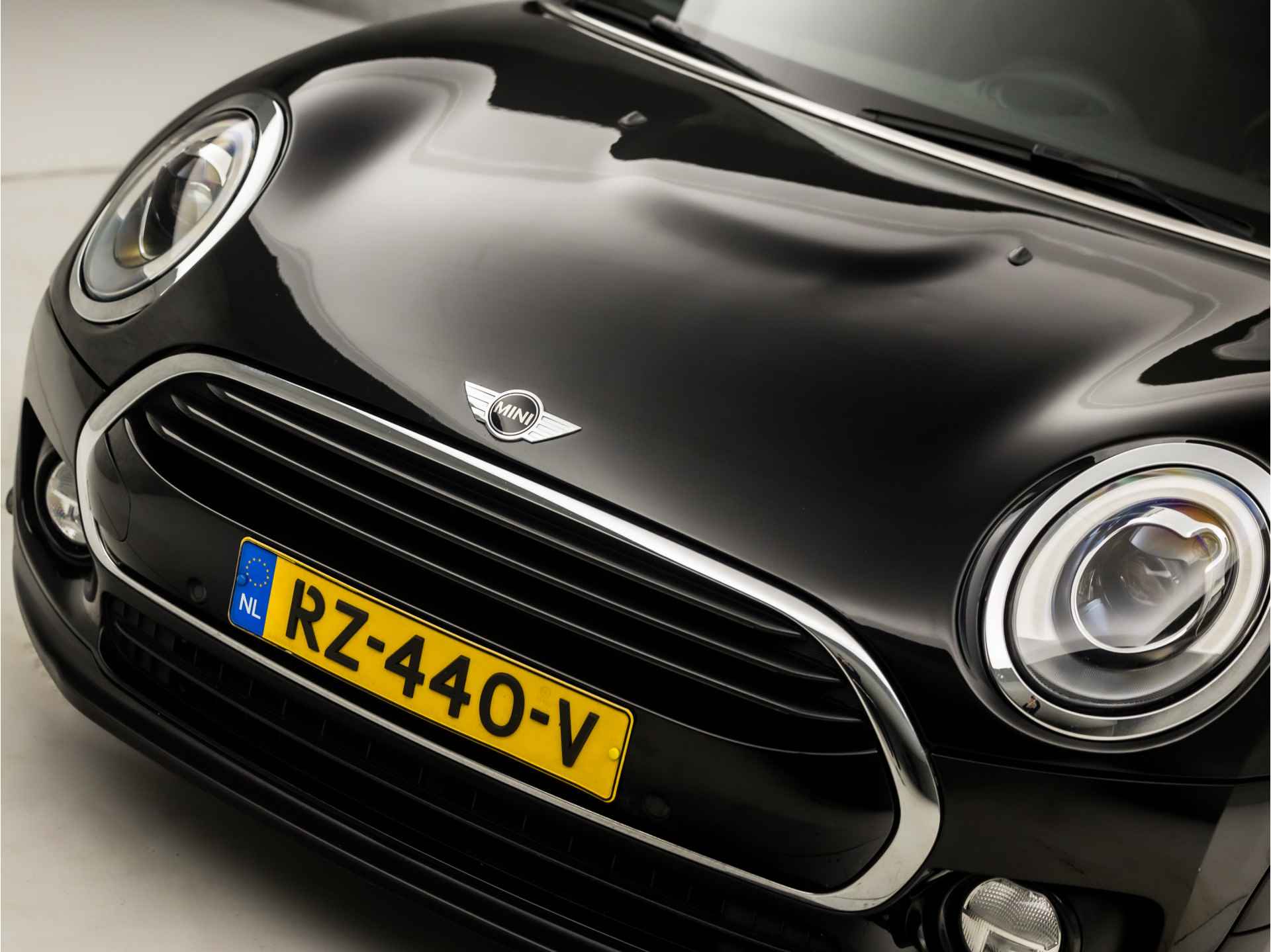 MINI Clubman 1.5 Cooper Chili (PANORAMADAK, GROOT NAVI, HARMAN/KARDON, SFEERVERLICHTING, STOELVERWARMING, LEDEREN SPORTSTOELEN, GETINT GLAS, LED KOPLAMPEN, KEYLESS, NIEUWSTAAT) - 33/38