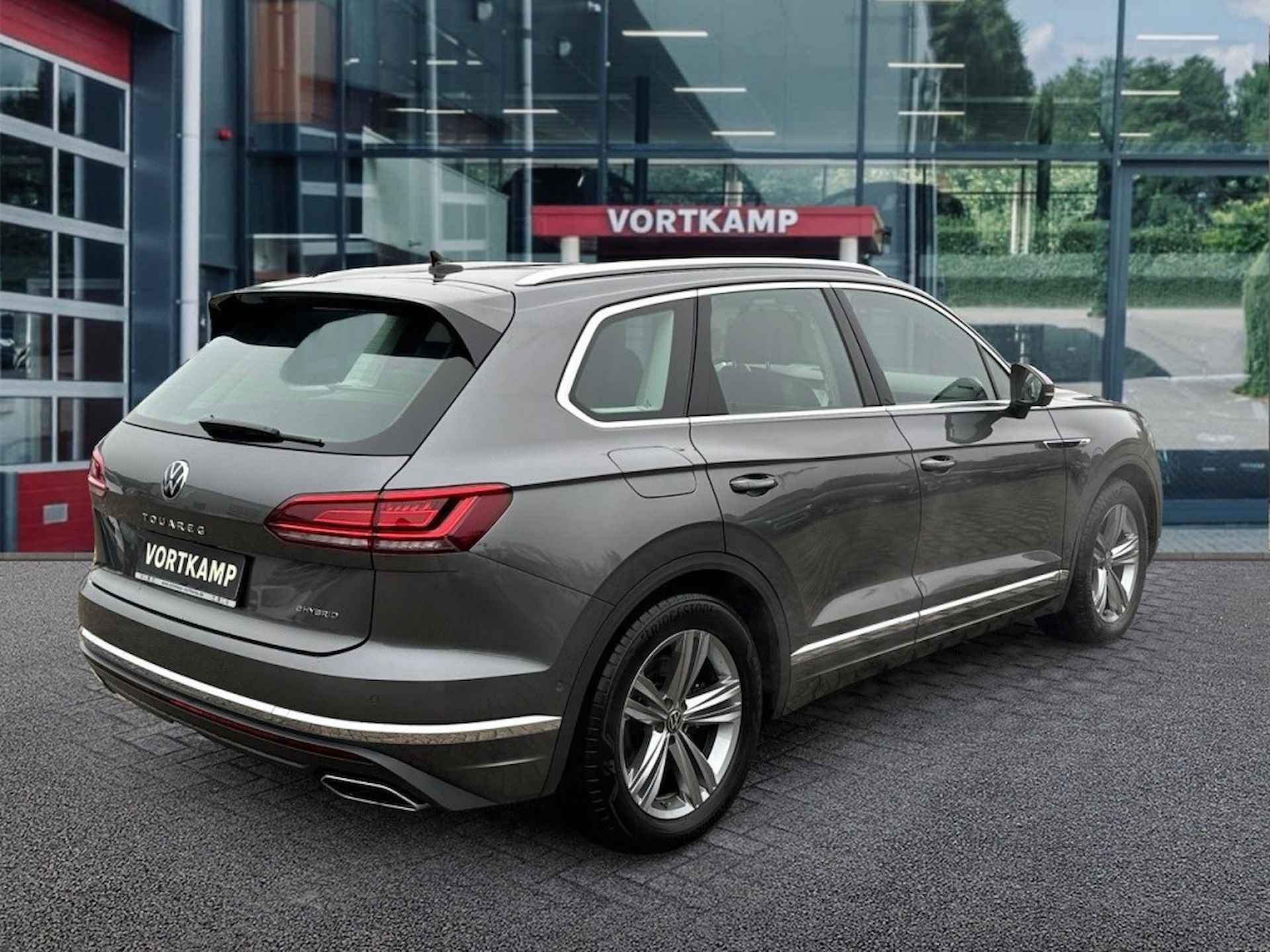 VOLKSWAGEN Touareg 3.0 TSI ELEGANCE EHYBRID LUCHT-VERING/PANO-DAK/TREKHAAK/360-CAME - 5/26