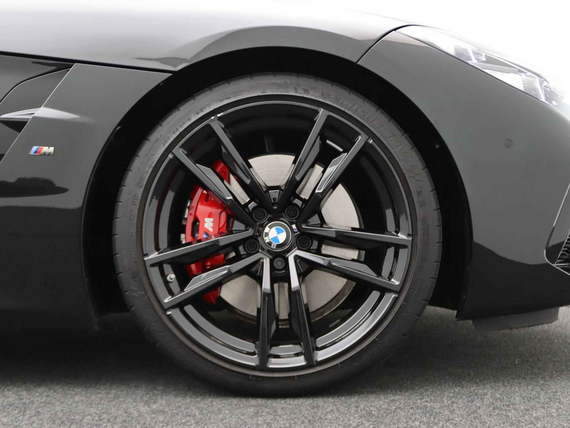 BMW Z4 Roadster M40i High Executive | Stuurwielrand Verwarmd | Comfort Access | Elektrisch verstelbare voorstoelen | Driving Assistant | Active Cruise Control  | HEad-Up Display | Harman Kardon | 19'' - 24/26