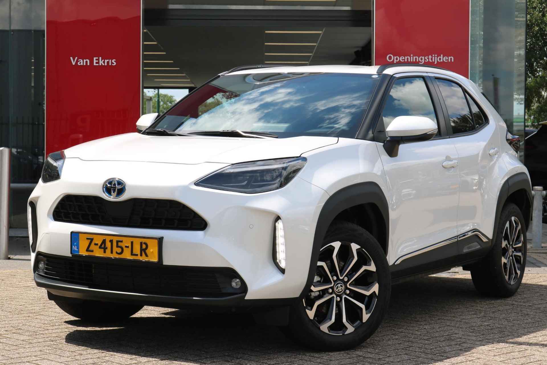 Toyota Yaris Cross 1.5 Hybrid Dynamic Limited, Stoelverwaming, NAVI, Parkeersensoren, Chroompakket - 2/39