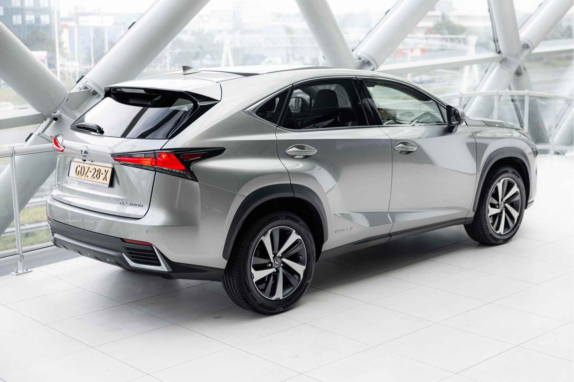 Lexus NX 300h AWD President Line Limited | Panoramadak | Mark Levinson Audio | 360 Camera | Stoelgeheugen | Dodehoek Detectie | Stoelverwarming/-Verkoeling | - 6/69