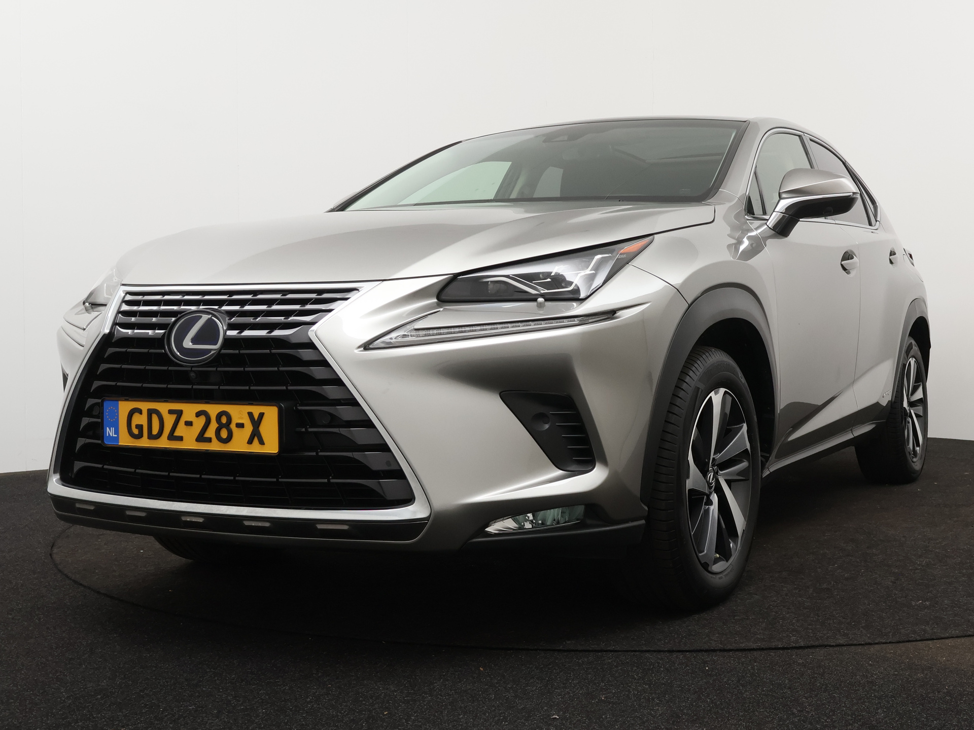 Lexus NX 300h AWD President Line Limited | Panoramadak | Mark Levinson Audio | 360 Camera | Stoelgeheugen | Dodehoek Detectie | Stoelverwarming/-Verkoeling |