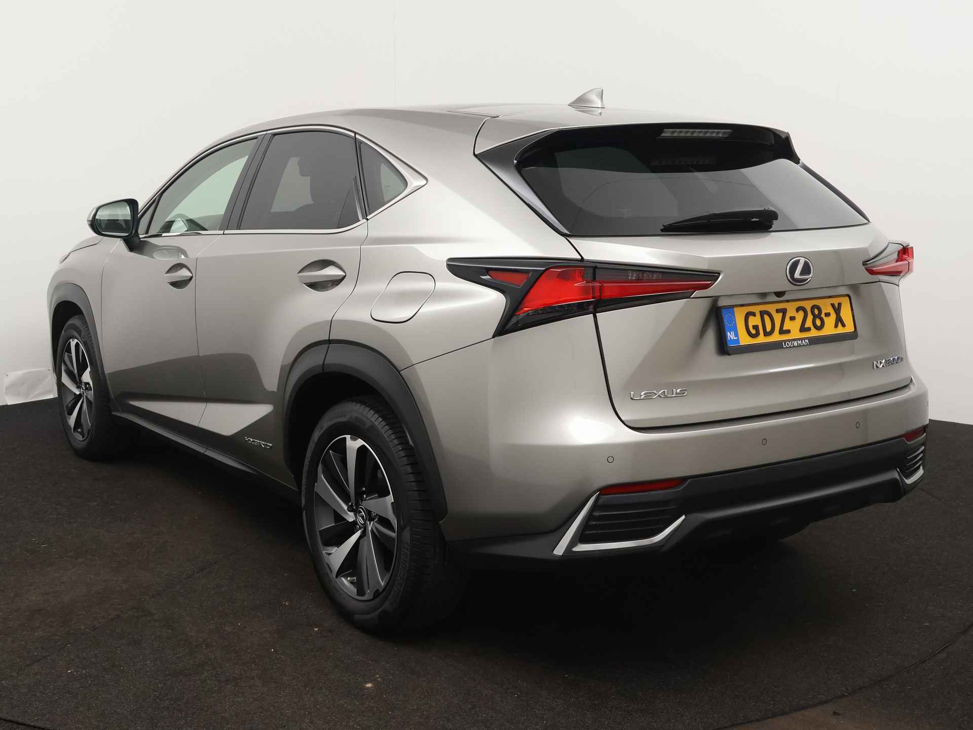 Lexus NX 300h AWD President Line Limited | Panoramadak | Mark Levinson Audio | 360 Camera | Stoelgeheugen | Dodehoek Detectie | Stoelverwarming/-Verkoeling | - 13/46