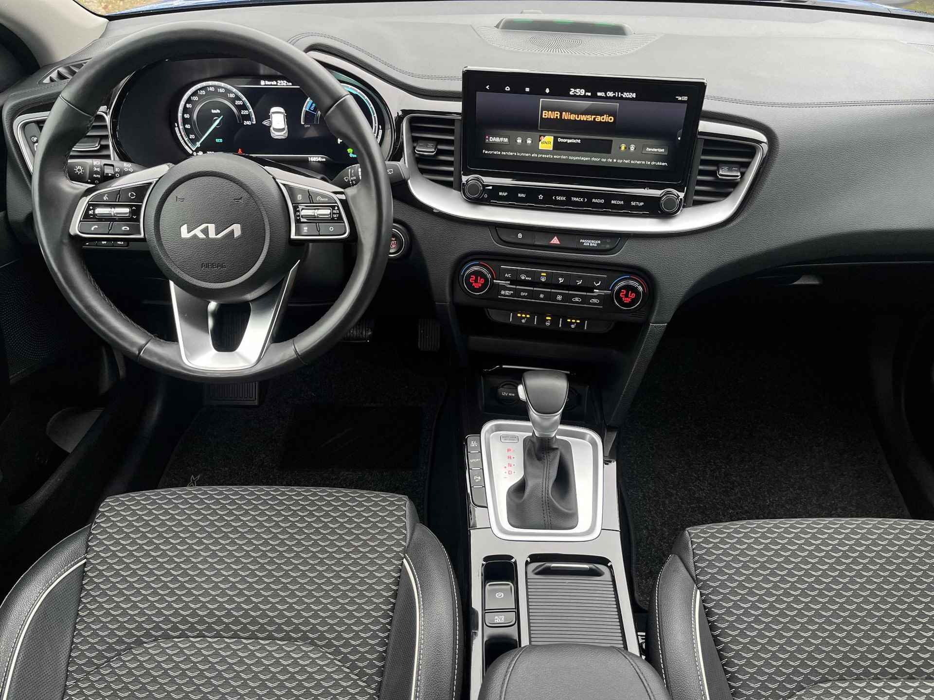 Kia XCeed 1.6 GDi PHEV DynamicPlusLine Automaat / 18" Lichtmetalen velgen / Elektrische achterklep / Adaptieve cruise control / Digitaal tellerinstrument / Navigatie - 2/56