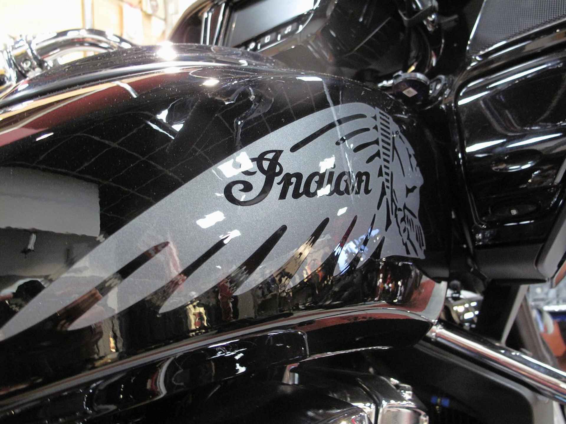 Indian Challenger Limited Official Indian Motorcycle Dealer - 9/17