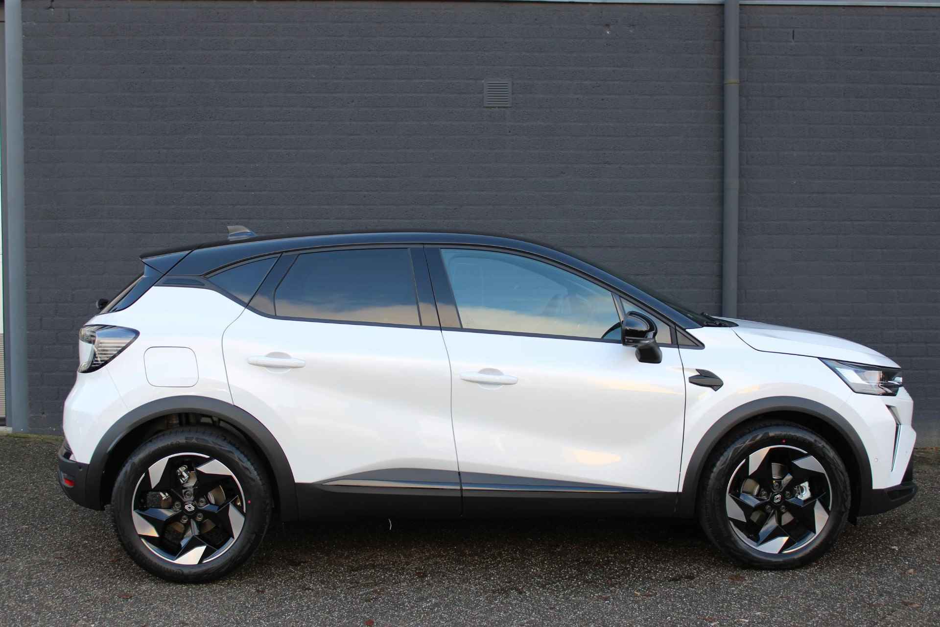 Renault Captur 1.6 E-Tech Hybrid 145 techno Automaat | Navigatie | 360 Graden Camera | Adaptieve Cruise Control | Verwarmbare voorstoelen | Digitaal Dashboard | LM-velgen | Parkeersensoren - 3/27