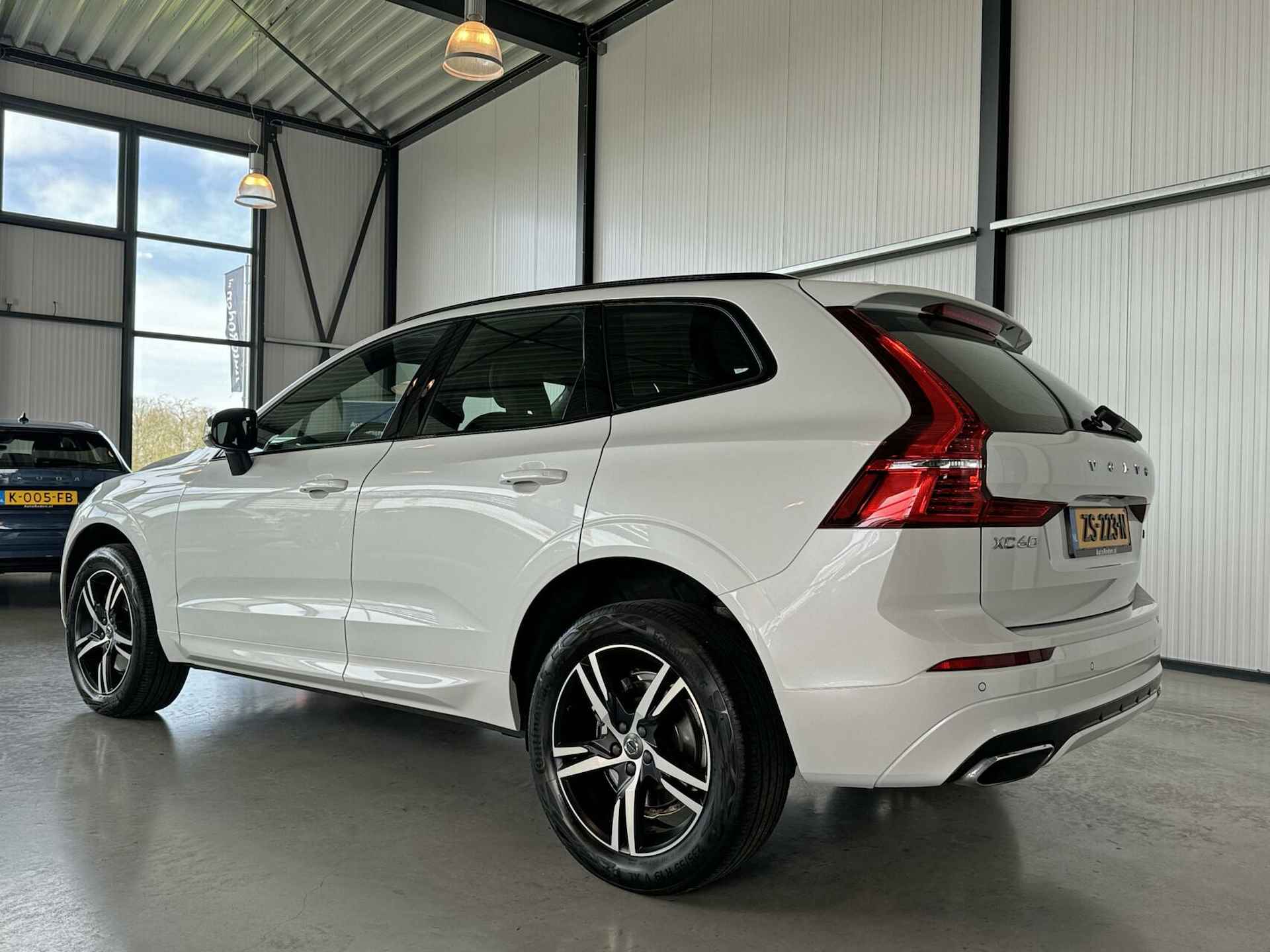 Volvo XC60 2.0 T5 184Kw AWD R-Design Geartronic Inscription Plus|Luchtvering - 4/44