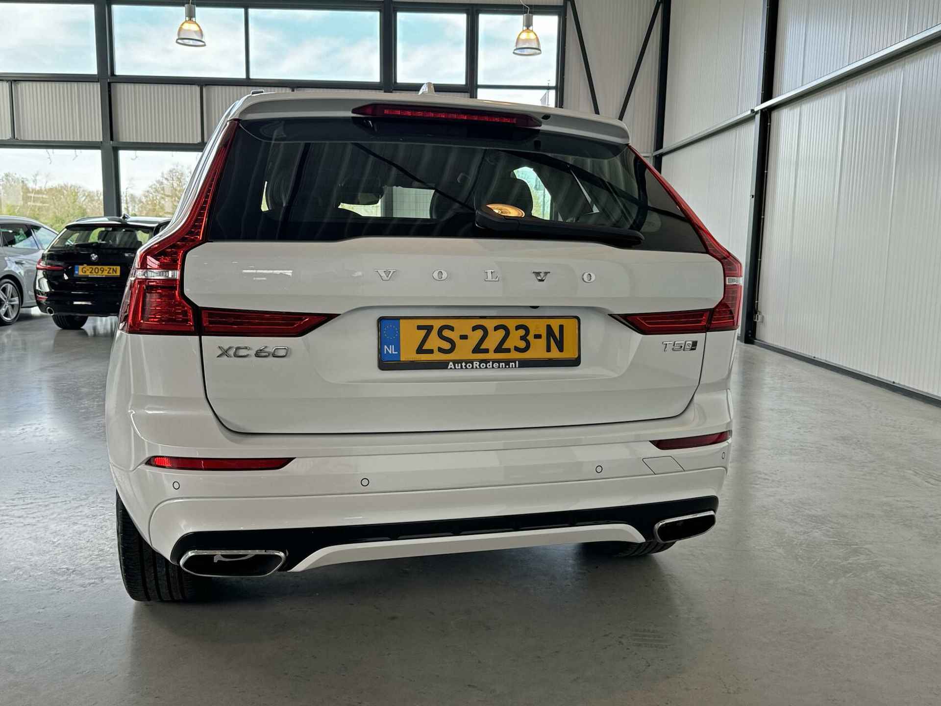 Volvo XC60 2.0 T5 184Kw AWD R-Design Geartronic Inscription Plus|Luchtvering - 10/44