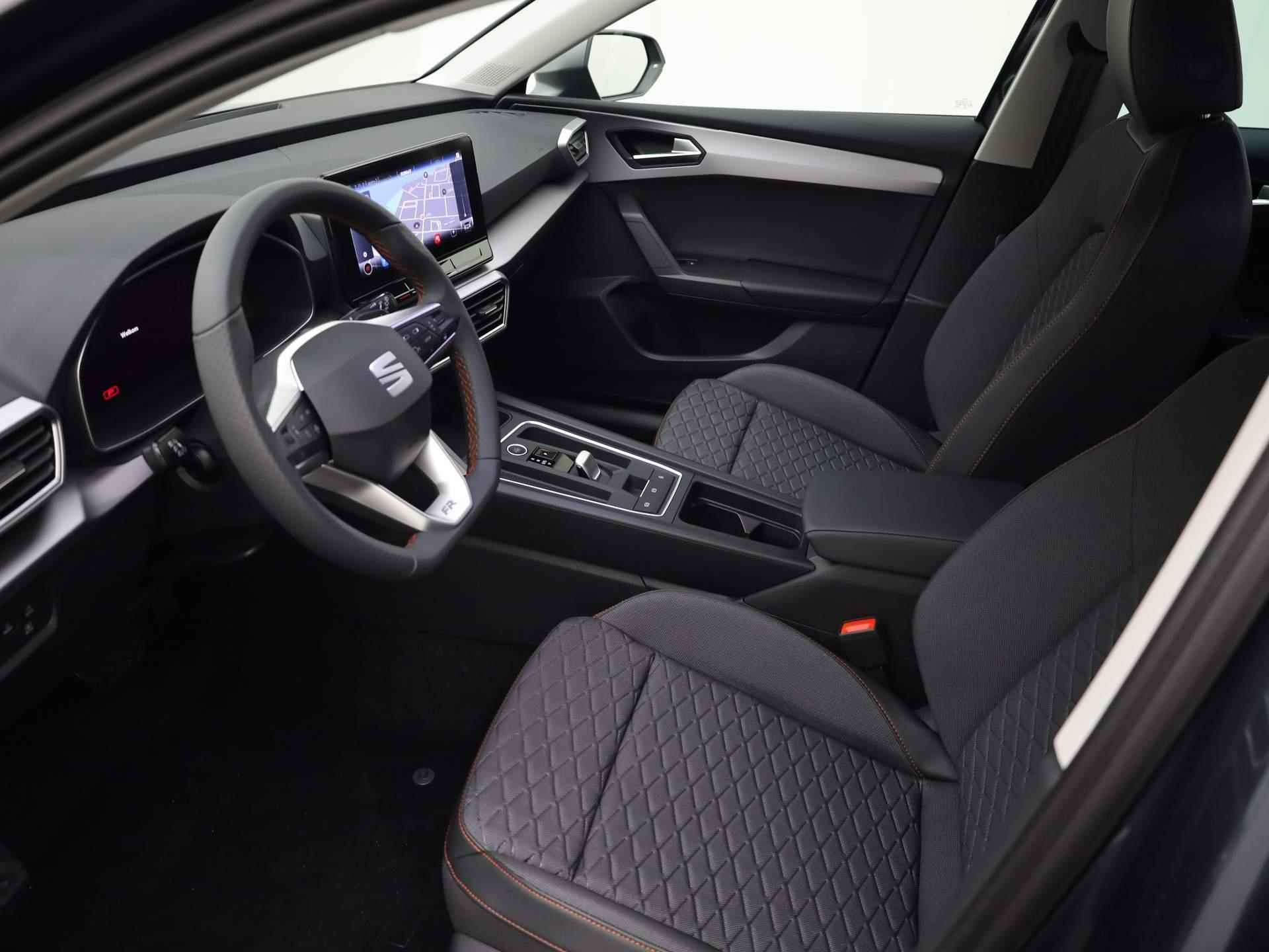 SEAT Leon Sportstourer 1.4Tsi eHybrid 204PK DSG PHEV FR DSG · Navigatie · Parkeersensoren + camera · Stoel-/stuurverwarming - 18/43