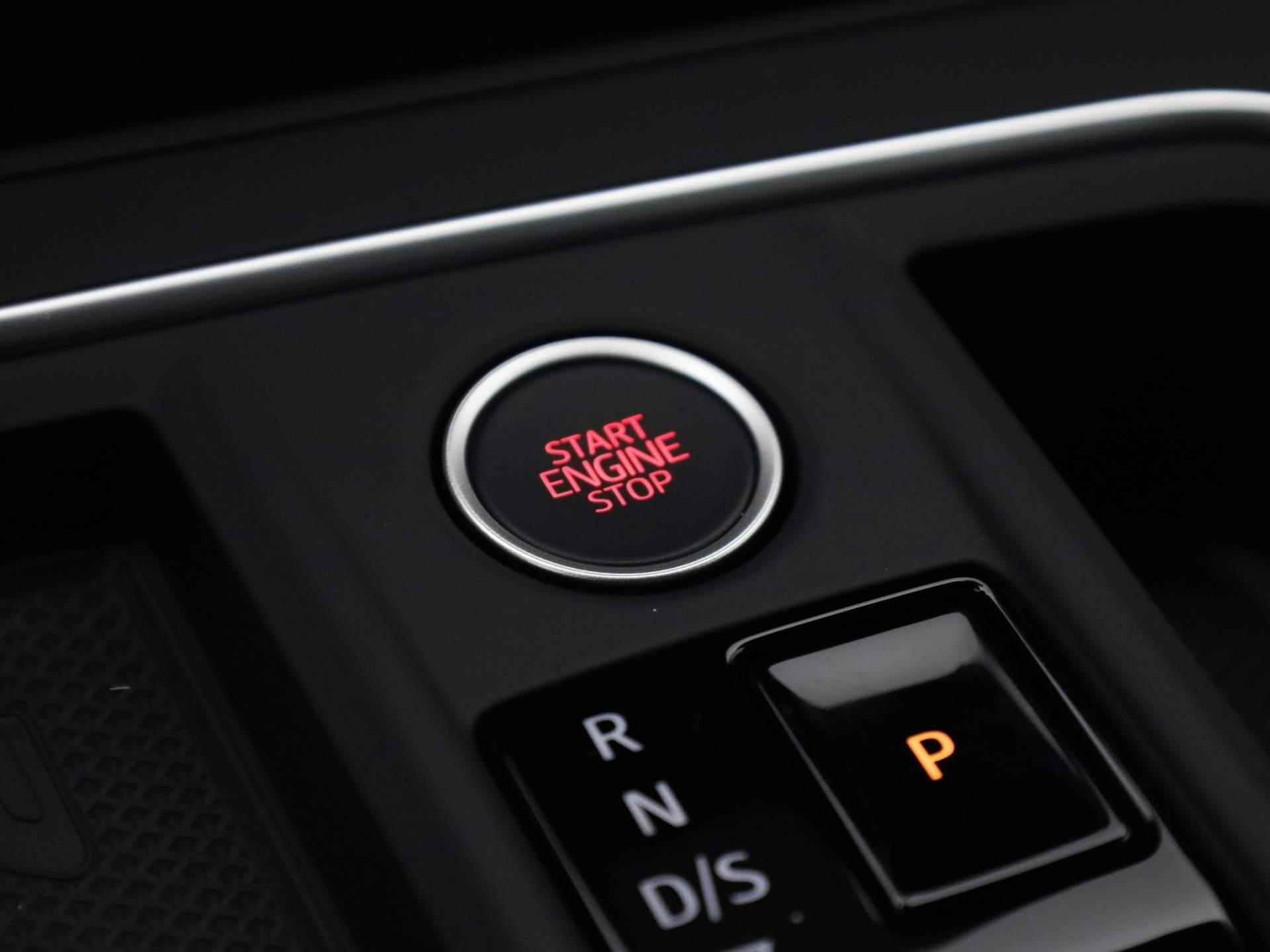 SEAT Leon Sportstourer 1.4Tsi eHybrid 204PK DSG PHEV FR DSG · Navigatie · Parkeersensoren + camera · Stoel-/stuurverwarming - 22/43