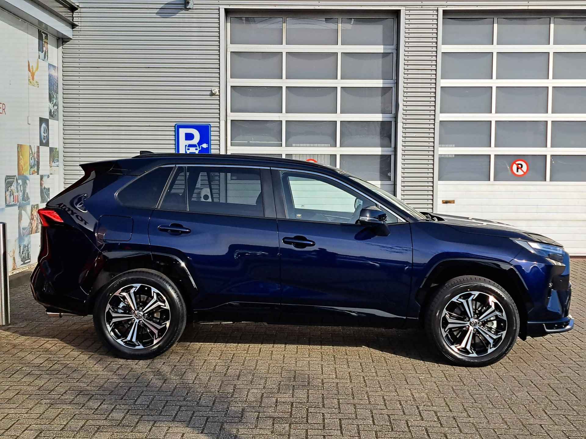 Toyota RAV4 2.5 PLUG-IN AWD BI-TONE PLUS JBL LEDER 360GR-CAM BLISS HEAD-UP STOELKOELING 19"LMV MEMORY-SEAT NL-AUTO NIEUW! - 4/30