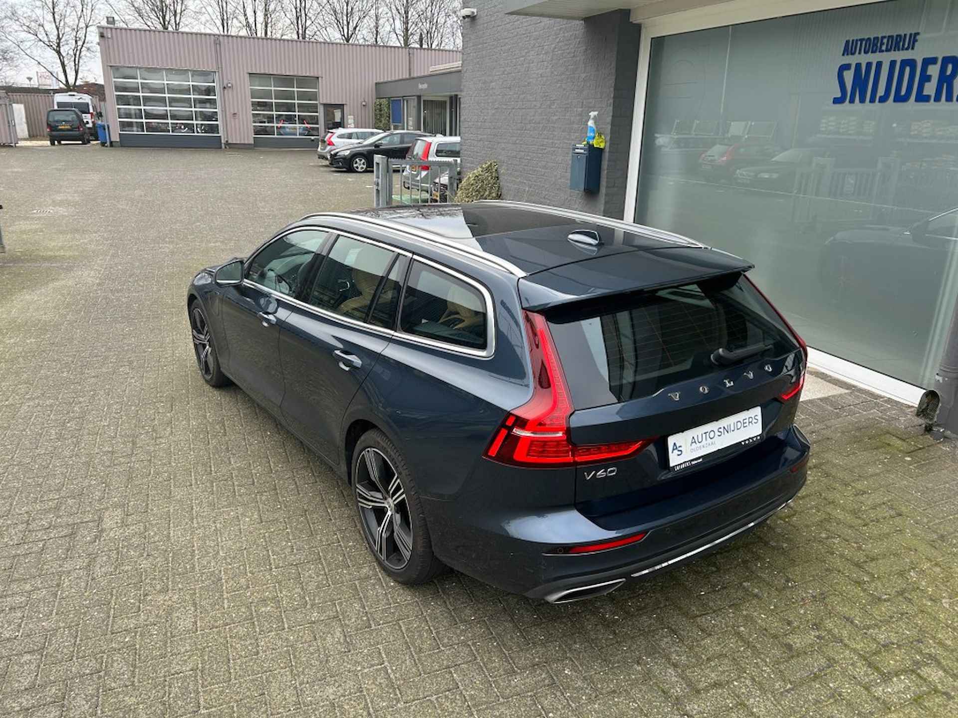 VOLVO V60 2.0 T6 Recharge AWD Inscription - Lounge Full Options - 7/39