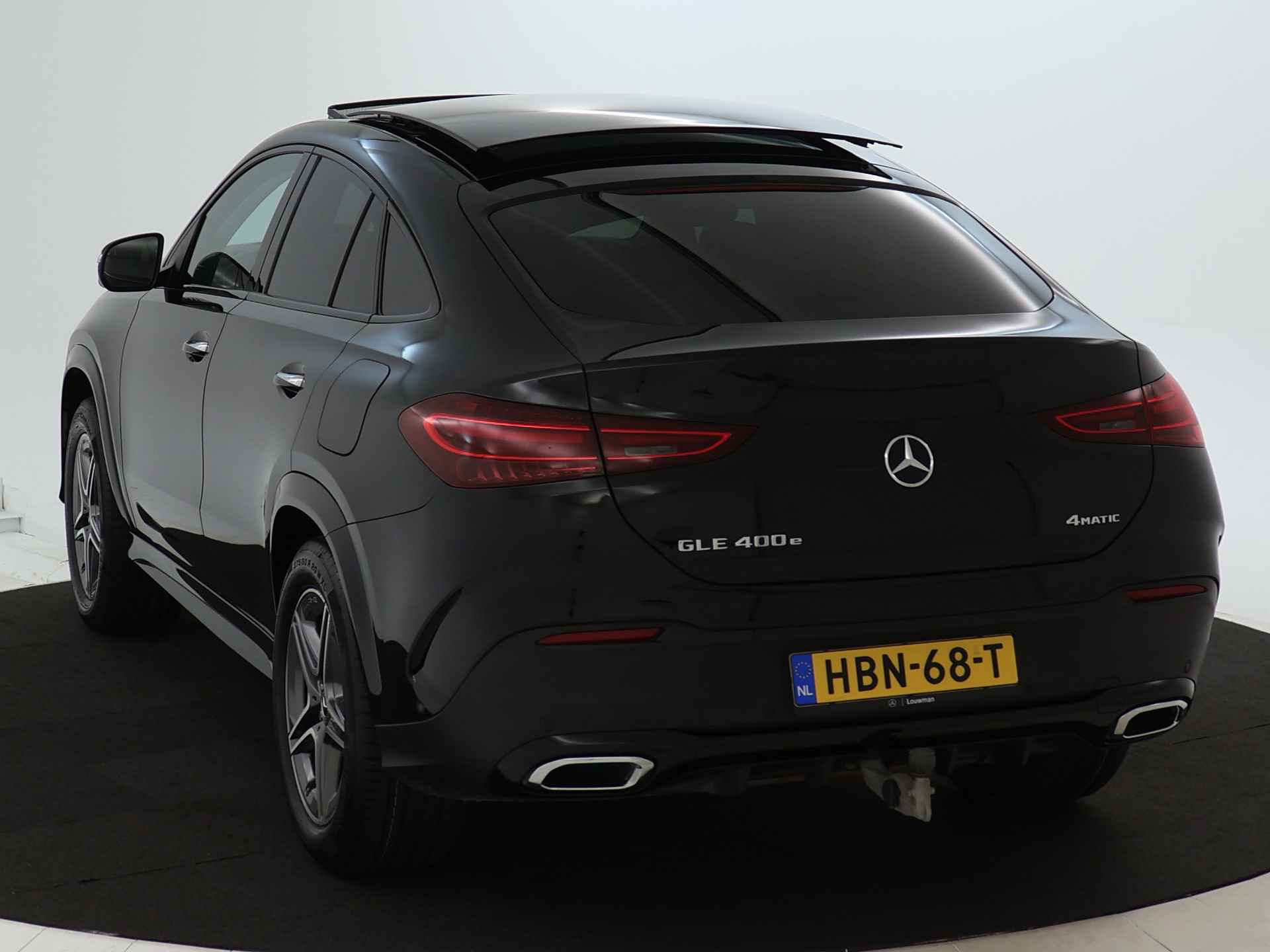 Mercedes-Benz GLE Coupé 400 e 4MATIC AMG Line Premium | Panorama Schuif-Kanteldak | AMG Styling | Night Pakket | Airmatic | Trekhaak | Distronic | Burmester | Inclusief 24 maanden MB Certified garantie voor Europa. - 16/45