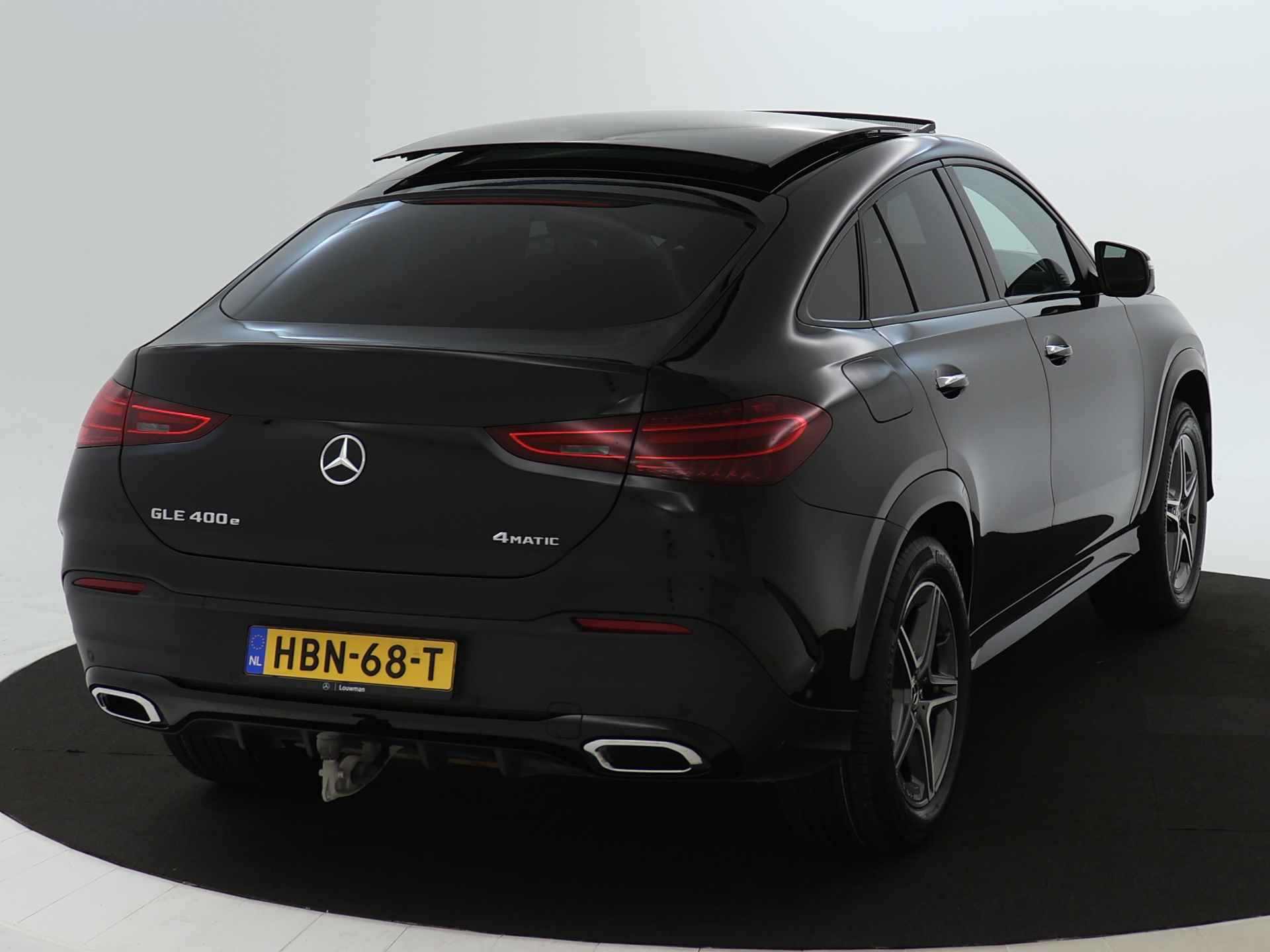 Mercedes-Benz GLE Coupé 400 e 4MATIC AMG Line Premium | Panorama Schuif-Kanteldak | AMG Styling | Night Pakket | Airmatic | Trekhaak | Distronic | Burmester | Inclusief 24 maanden MB Certified garantie voor Europa. - 17/45