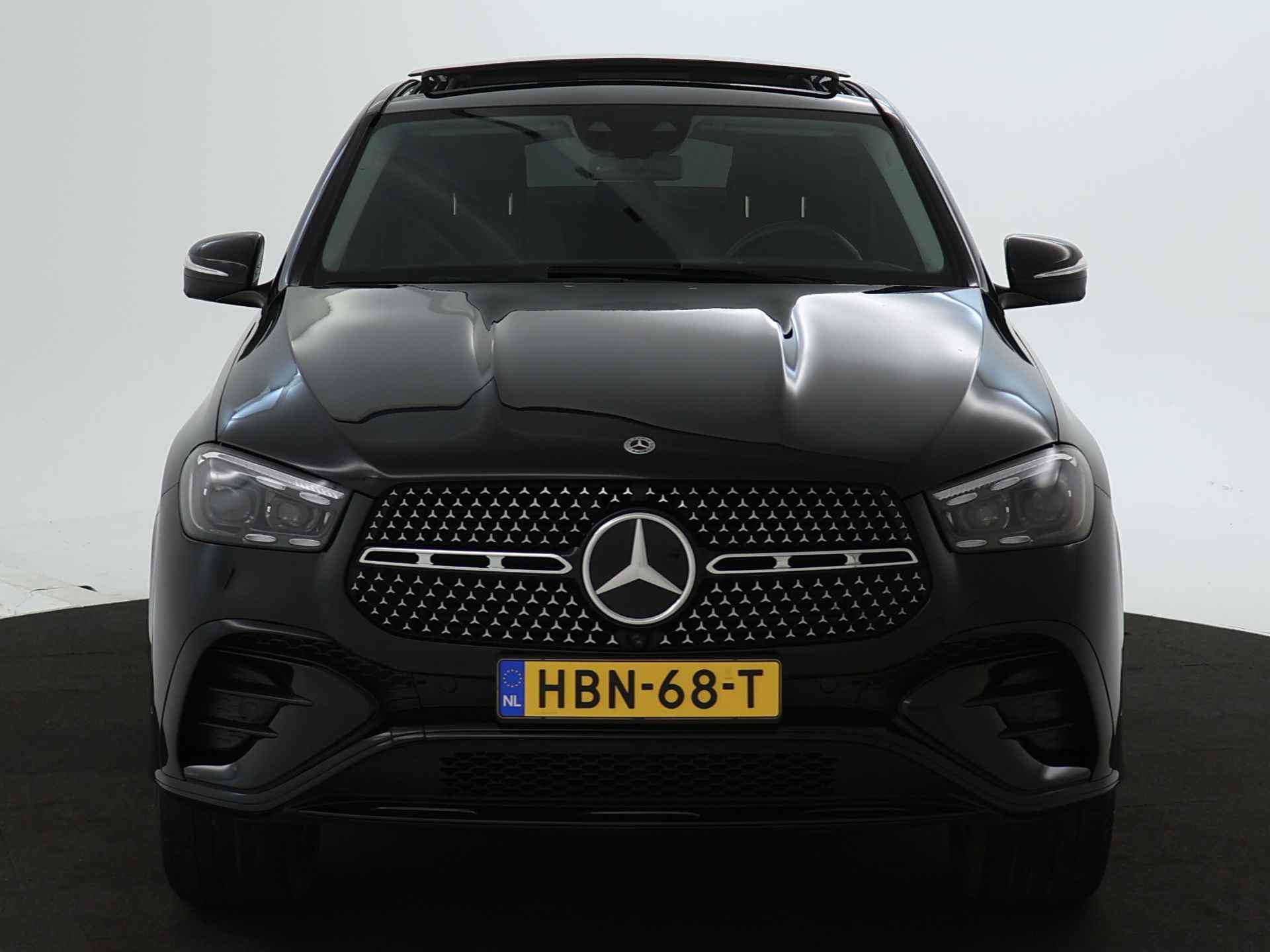 Mercedes-Benz GLE Coupé 400 e 4MATIC AMG Line Premium | Panorama Schuif-Kanteldak | AMG Styling | Night Pakket | Airmatic | Trekhaak | Distronic | Burmester | Inclusief 24 maanden MB Certified garantie voor Europa. - 27/45