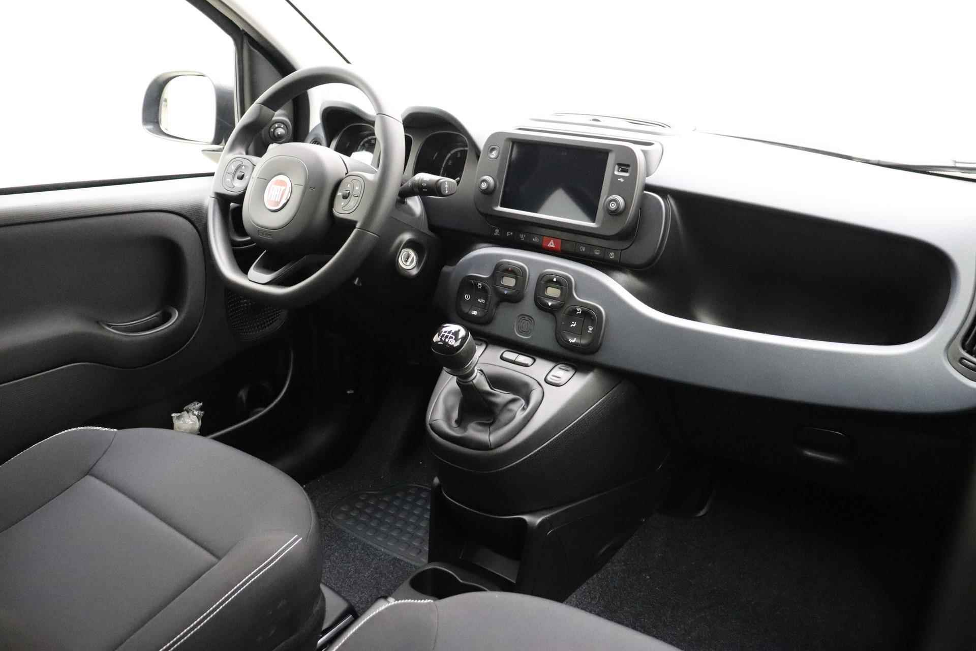 Fiat Panda 1.0 Hybrid | 5-zits | Climate control | Parkeersensoren achter | Snel leverbaar! | - 4/29