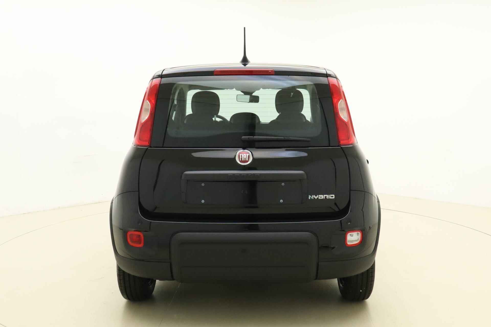 Fiat Panda 1.0 Hybrid | 5-zits | Climate control | Parkeersensoren achter | Snel leverbaar! | - 12/29