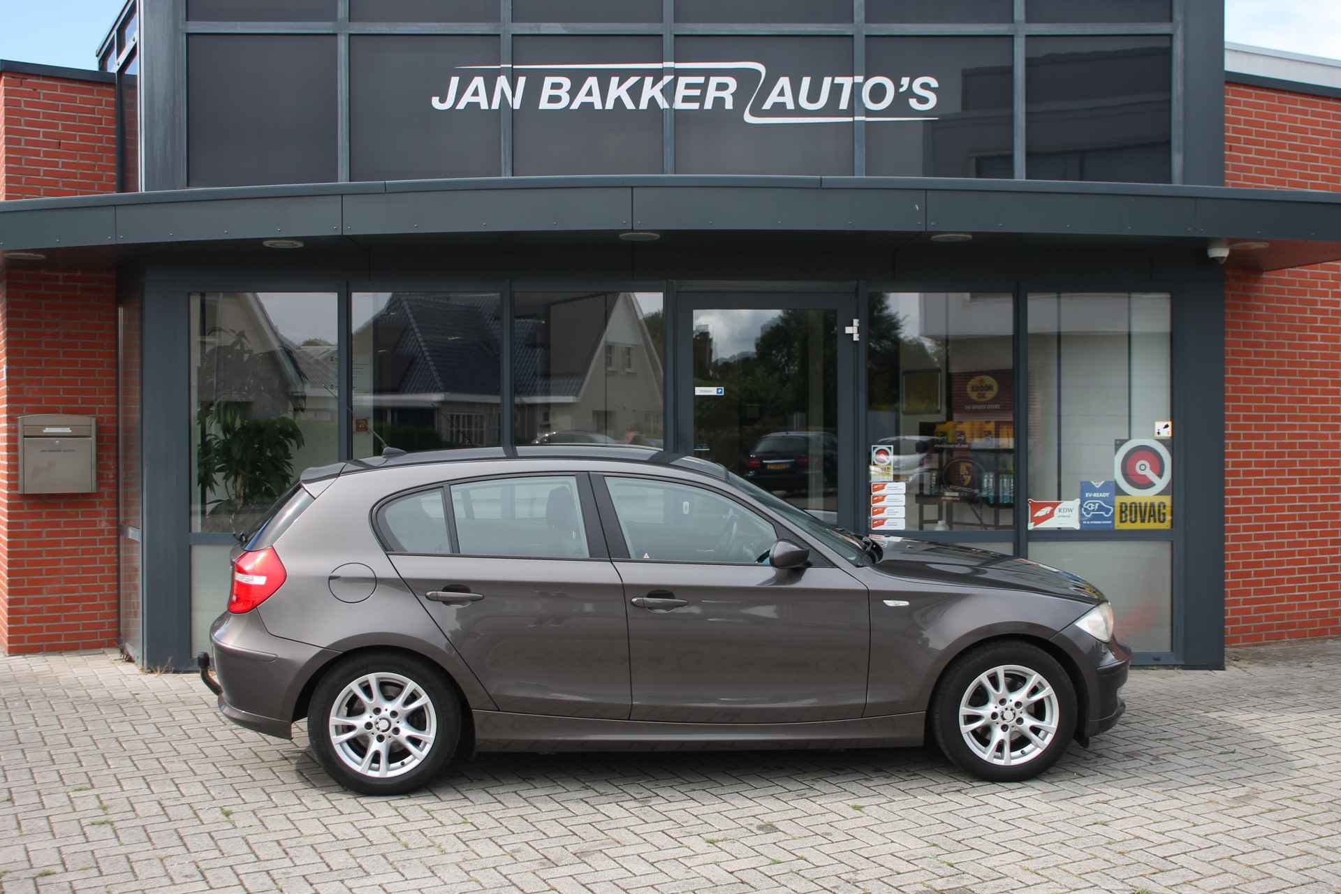 BMW 1-serie 118i Business Line | AC | Cruise | Rijklaar | 1 Jaar Garantie - 5/19