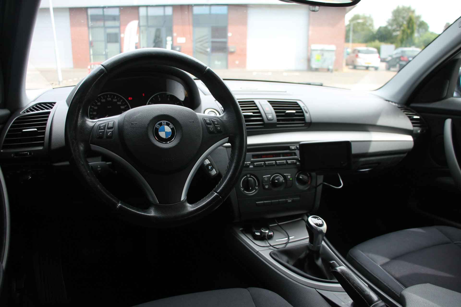 BMW 1-serie 118i Business Line | AC | Cruise | Rijklaar | 1 Jaar Garantie - 7/19