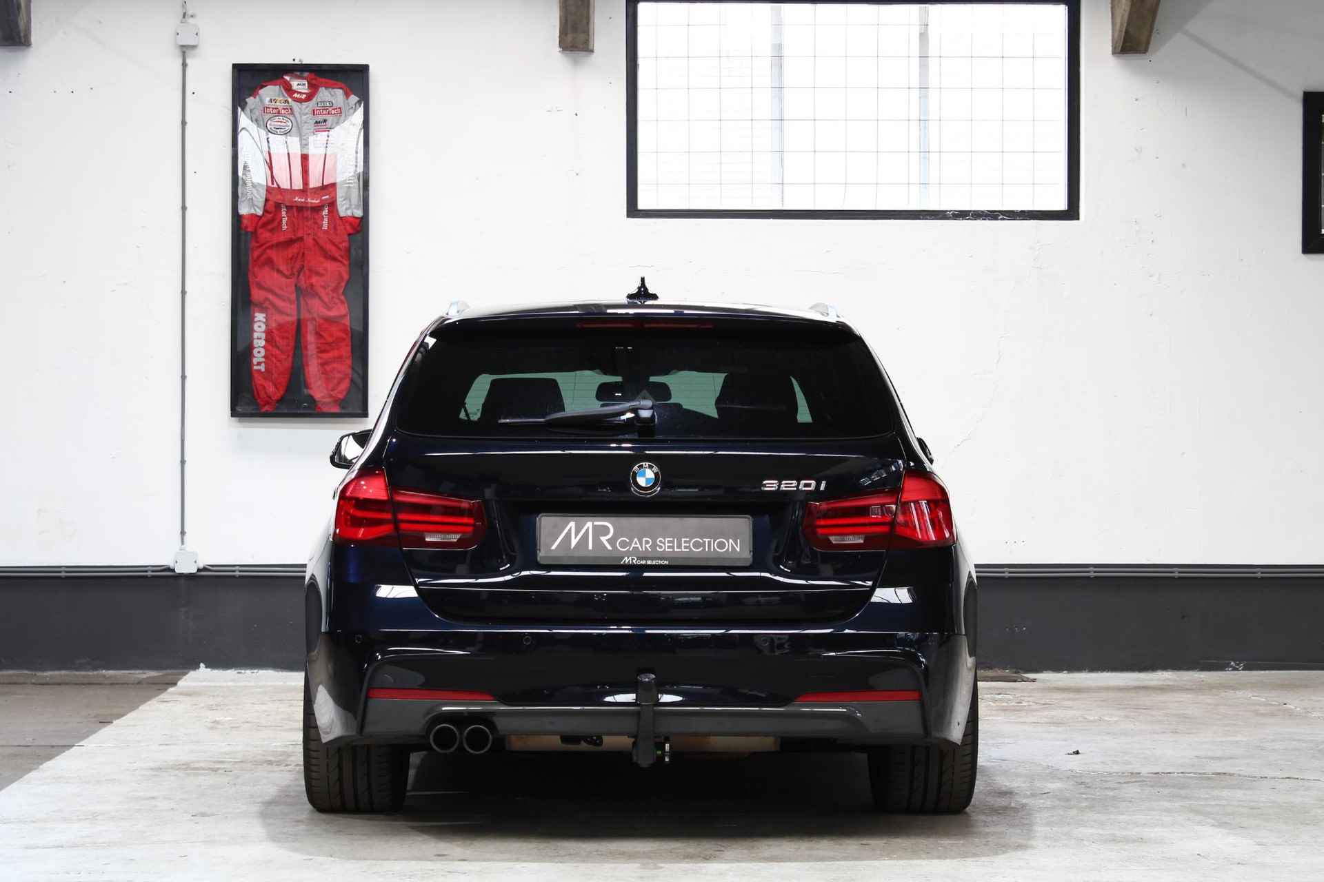 BMW 3-serie Touring 320i Edition M Sport Shadow High Executive | Panoramadak | Carbonzwart | Trekhaak | NL auto | - 9/25