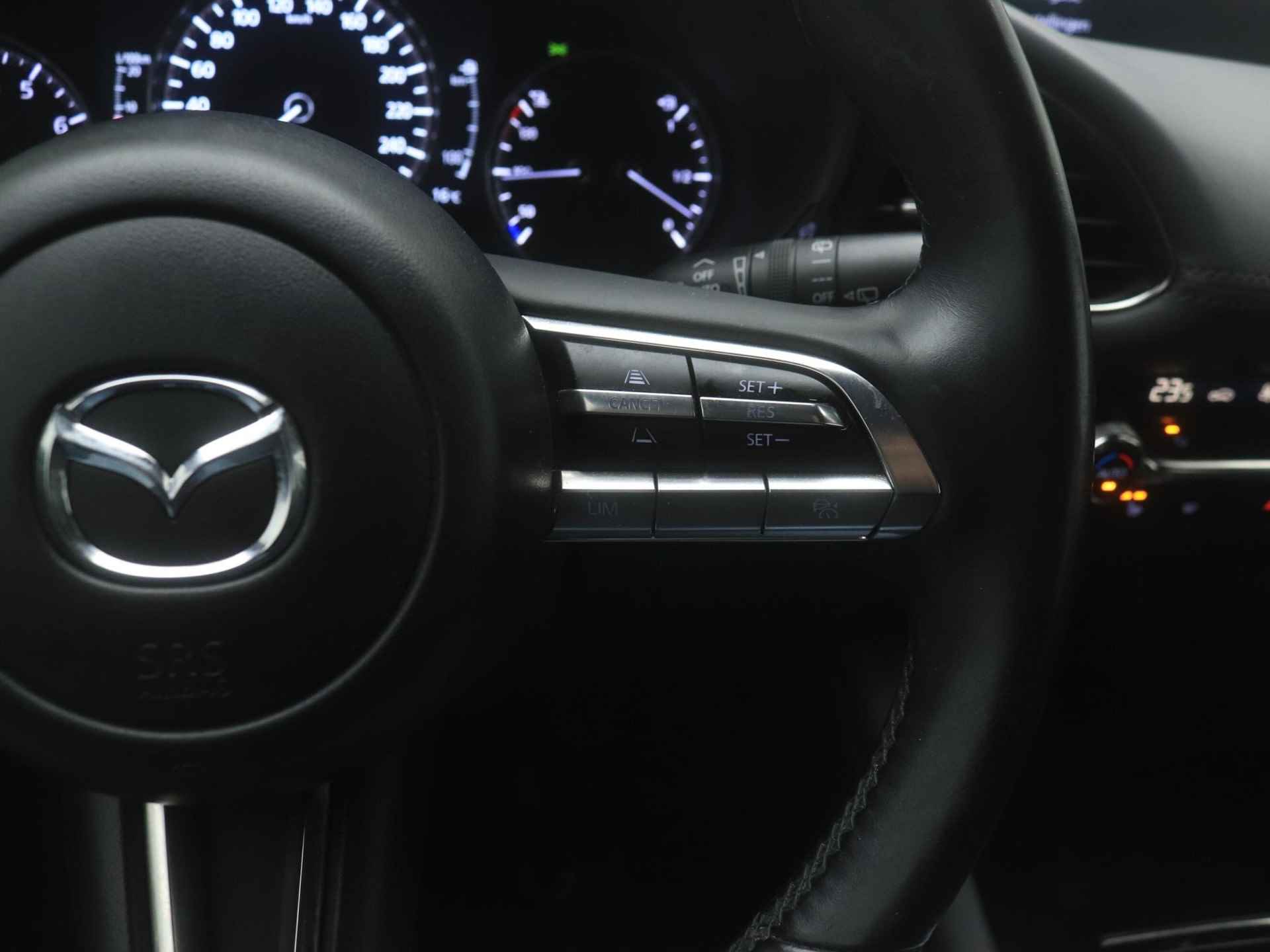 Mazda 3 2.0 SkyActiv-G Comfort met Bose/Leer pakket automaat met afneembare trekhaak en 18 inch lichtmetalen velgen : dealer onderhouden - 27/50