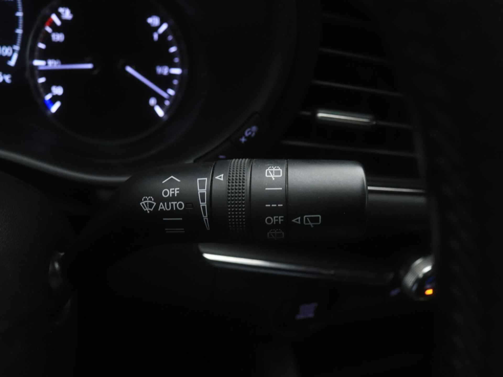 Mazda 3 2.0 SkyActiv-G Comfort met Bose/Leer pakket automaat met afneembare trekhaak en 18 inch lichtmetalen velgen : dealer onderhouden - 29/50