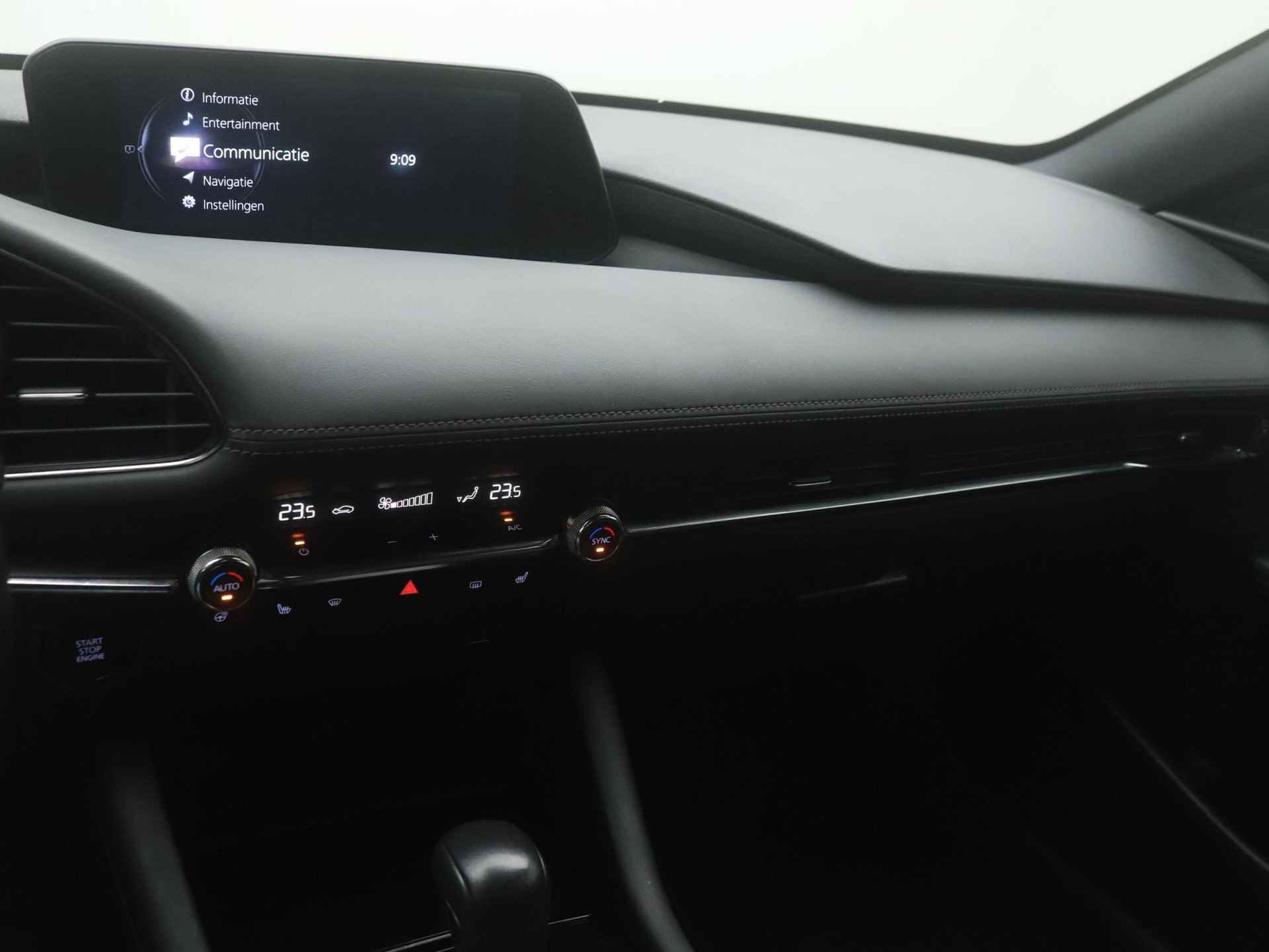 Mazda 3 2.0 SkyActiv-G Comfort met Bose/Leer pakket automaat met afneembare trekhaak en 18 inch lichtmetalen velgen : dealer onderhouden - 32/50
