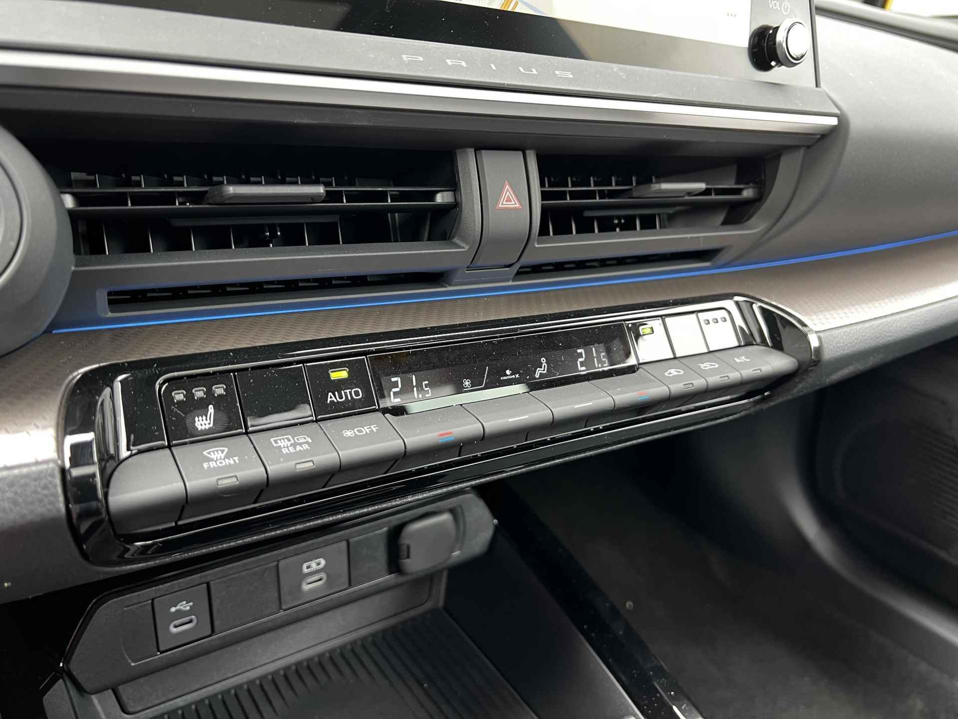 Toyota Prius 2.0 Plug-in Executive Panoramadak - 24/47