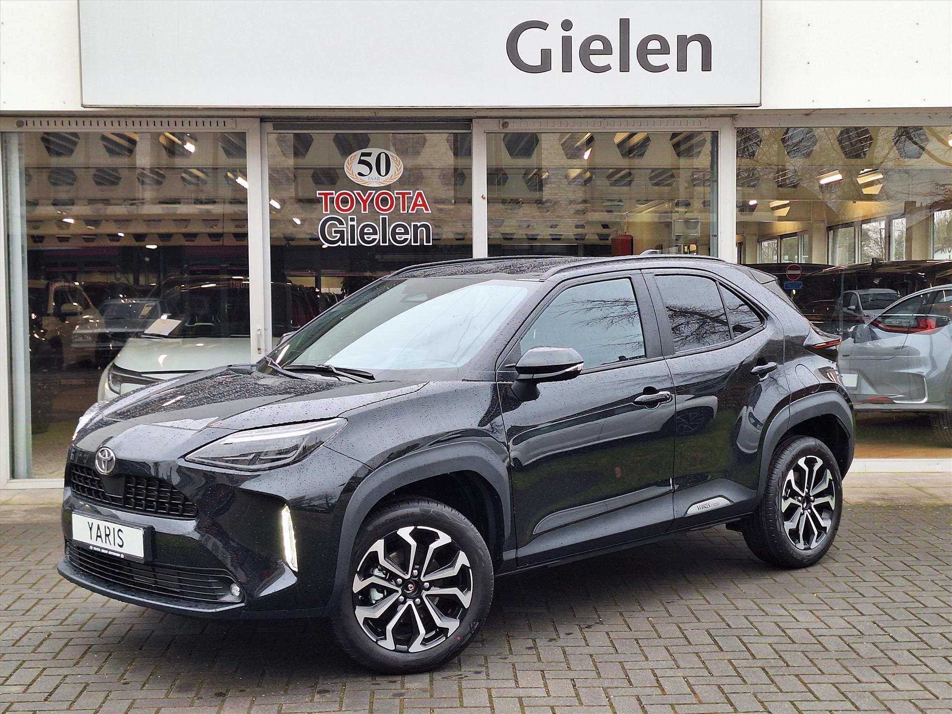 Toyota Yaris Cross 1.5 Hybrid 130PK First Edition Plus | Stoel + Stuurverwarming, Apple CarPlay, Keyless, 17inch, Groot scherm