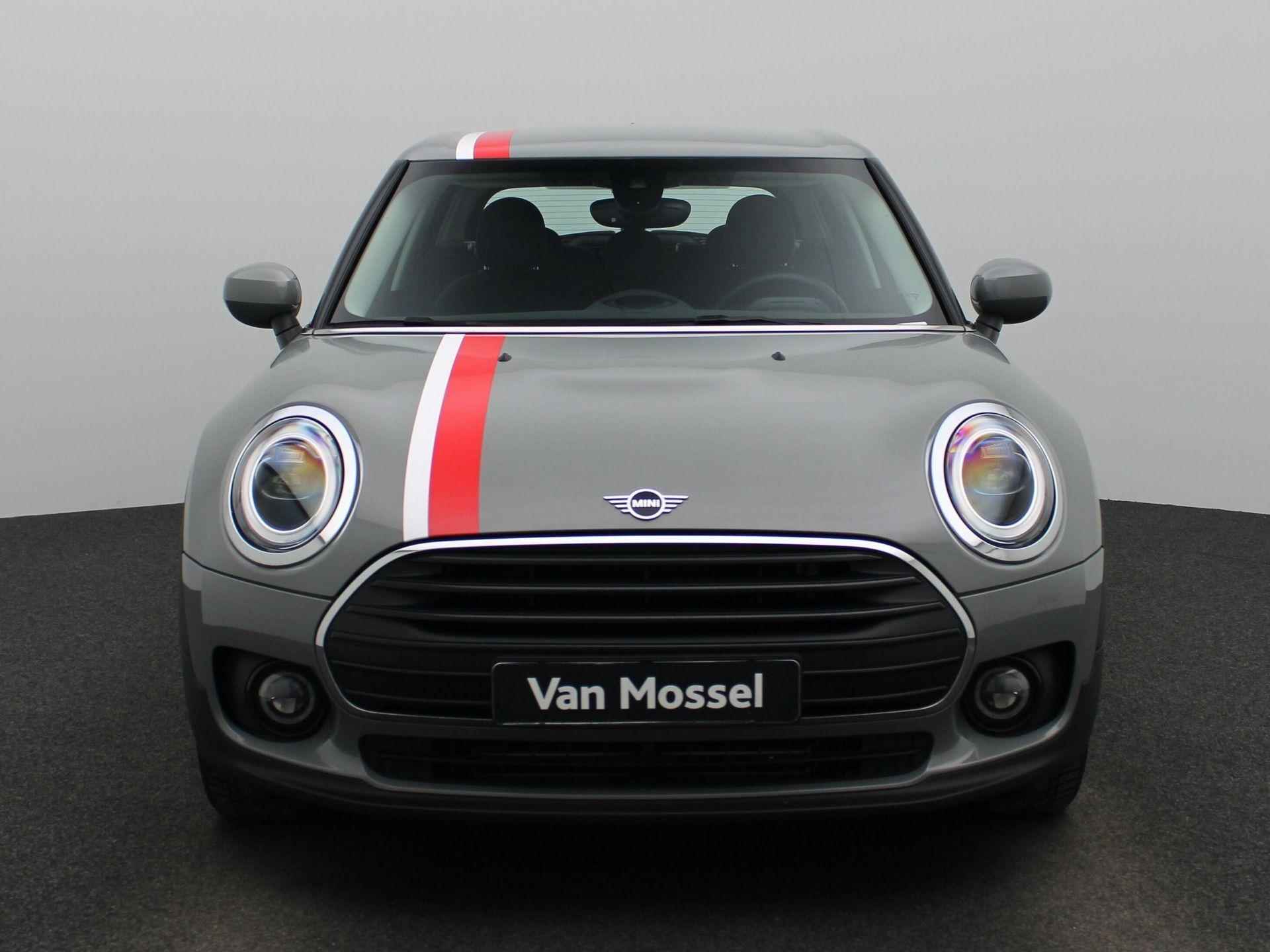 Mini Clubman 1.5 Cooper | AUTOMAAT | Navigatie | Apple Carplay / Android Auto | Camera | Cruise Control | Parkeersensoren | Climate Control | Stoelverwarming | LMV | - 4/38