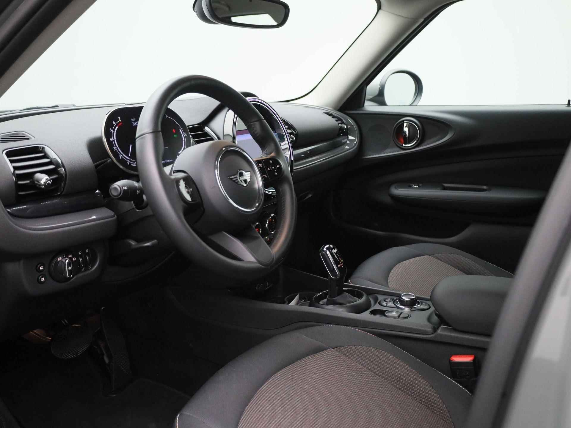 Mini Clubman 1.5 Cooper | AUTOMAAT | Navigatie | Apple Carplay / Android Auto | Camera | Cruise Control | Parkeersensoren | Climate Control | Stoelverwarming | LMV | - 30/38