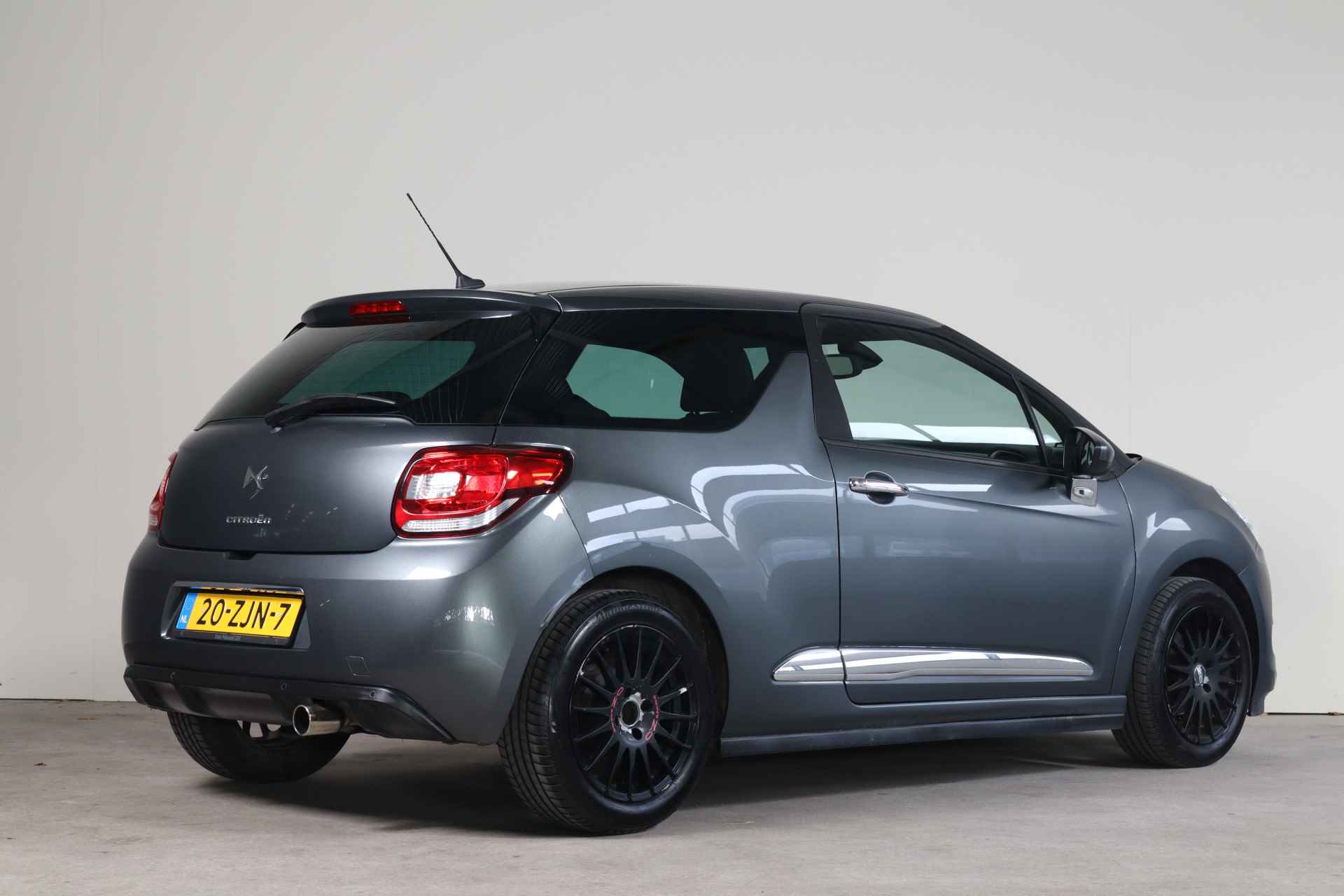 Citroën DS3 1.2 VTi So Chic NL-Auto!! NAV I Tel.Bluetooth I PDC - 3/26