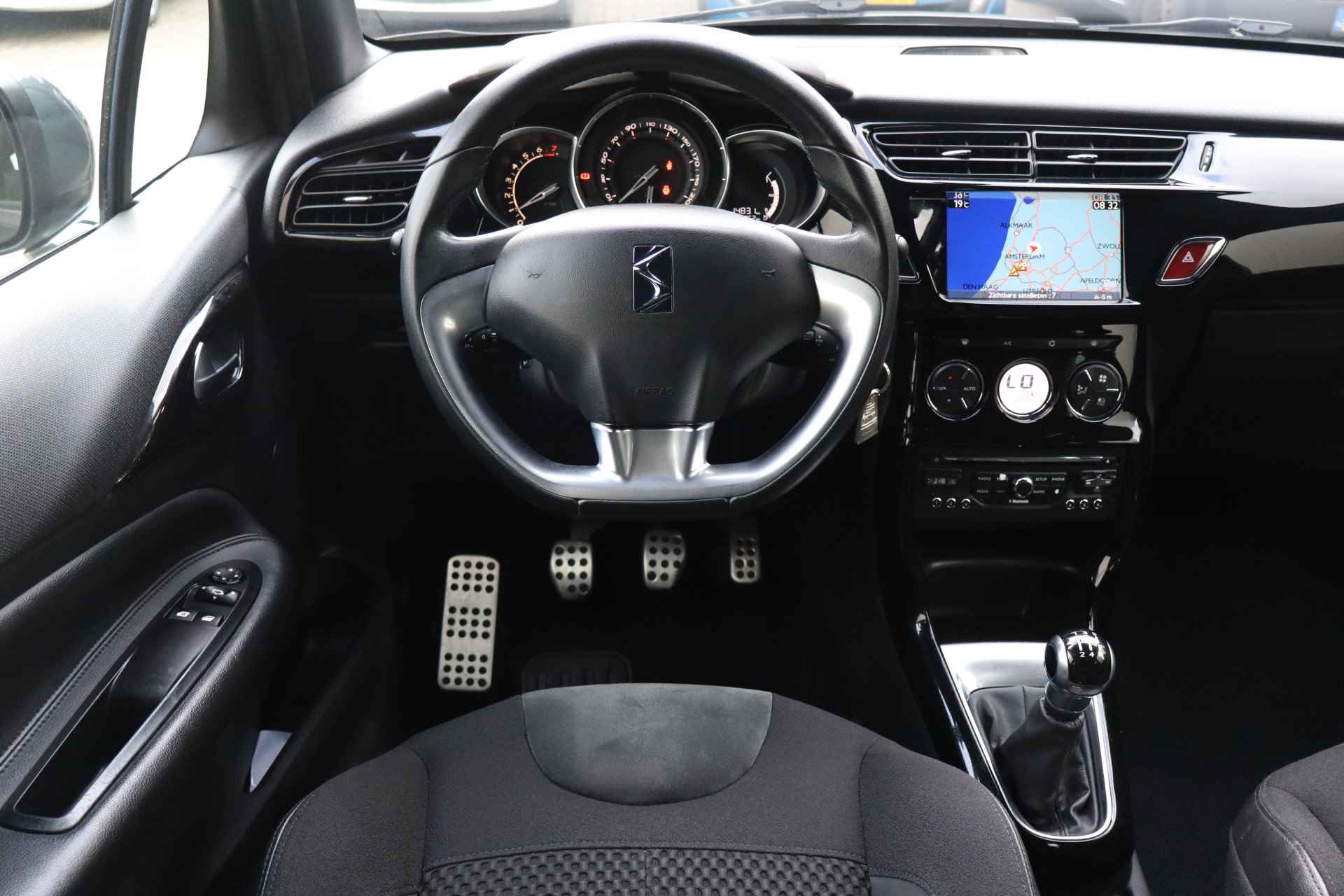 Citroën DS3 1.2 VTi So Chic NL-Auto!! NAV I Tel.Bluetooth I PDC - 9/26