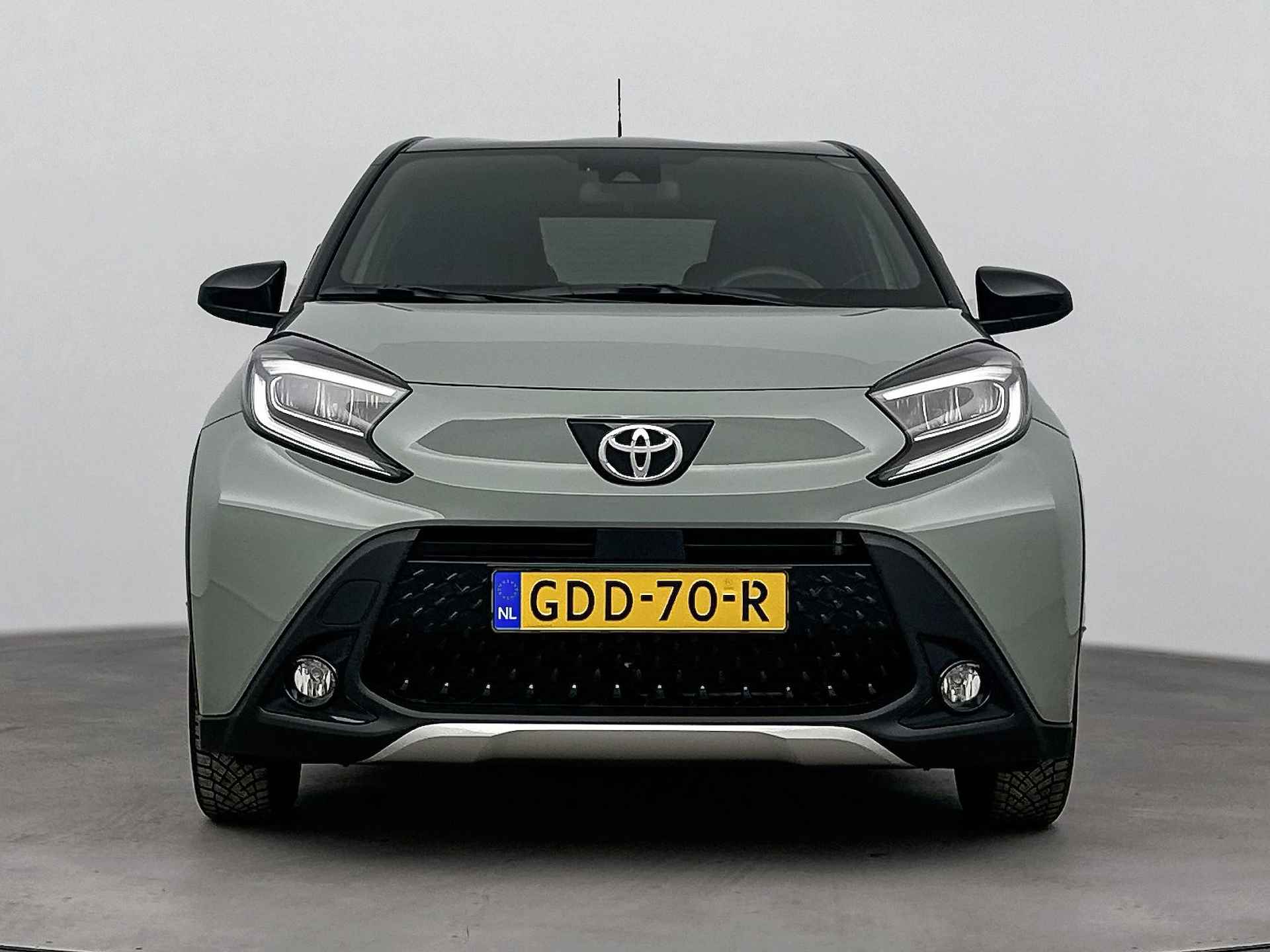 Toyota Aygo X 1.0 VVT-i S-CVT Envy | Trekhaak | Navigatie | LM velgen | Cruise Control Adaptief | Draadloze telefoonlader | Parkeersensoren | - 26/41